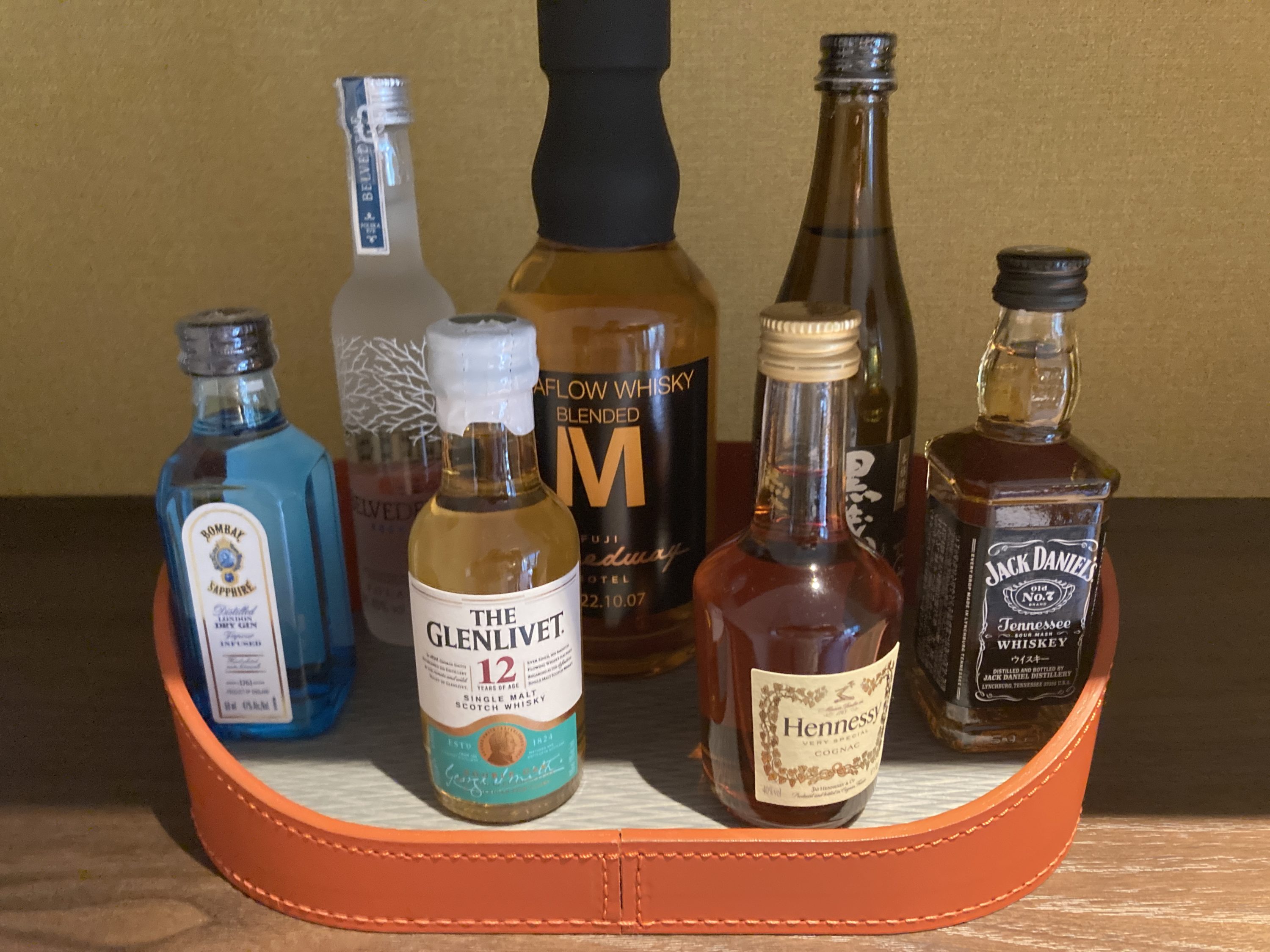 Fuji Speedway Hotel Grand Prix Corner King Suite living room minibar alcohol