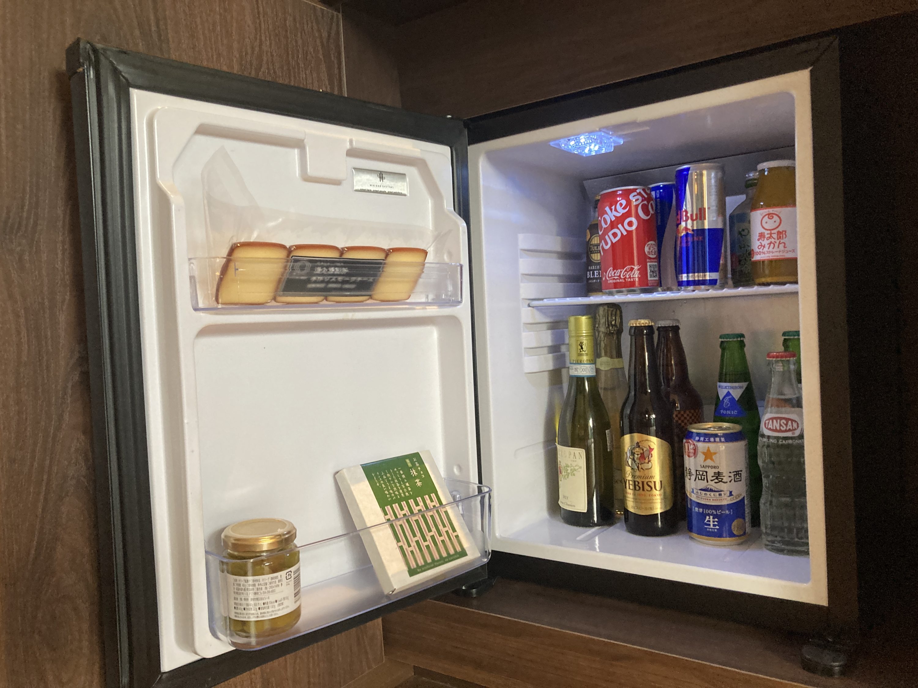Fuji Speedway Hotel Grand Prix Corner King Suite living room mini bar fridge