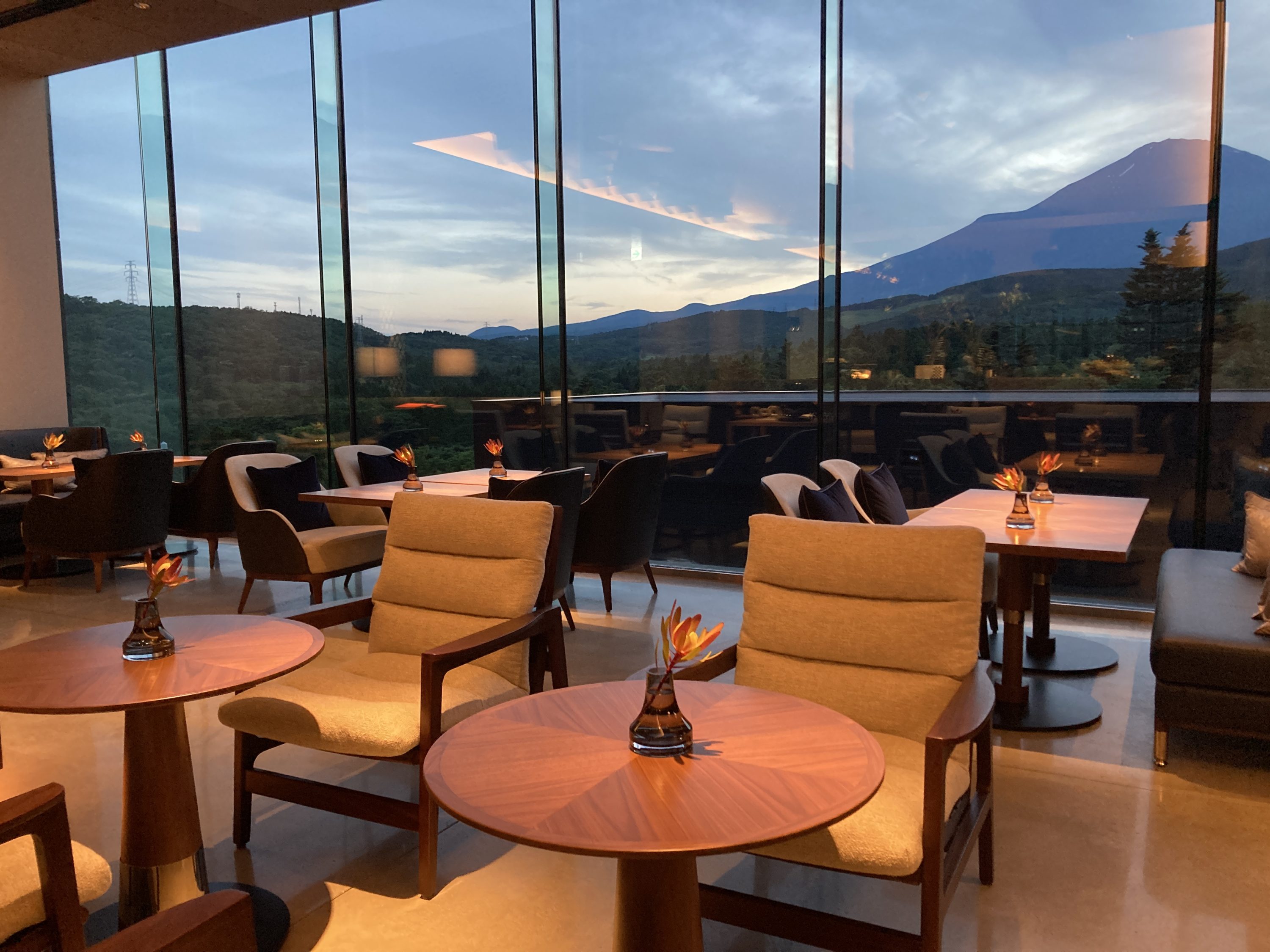 Fuji Speedway Hotel Trofeo Lounge night