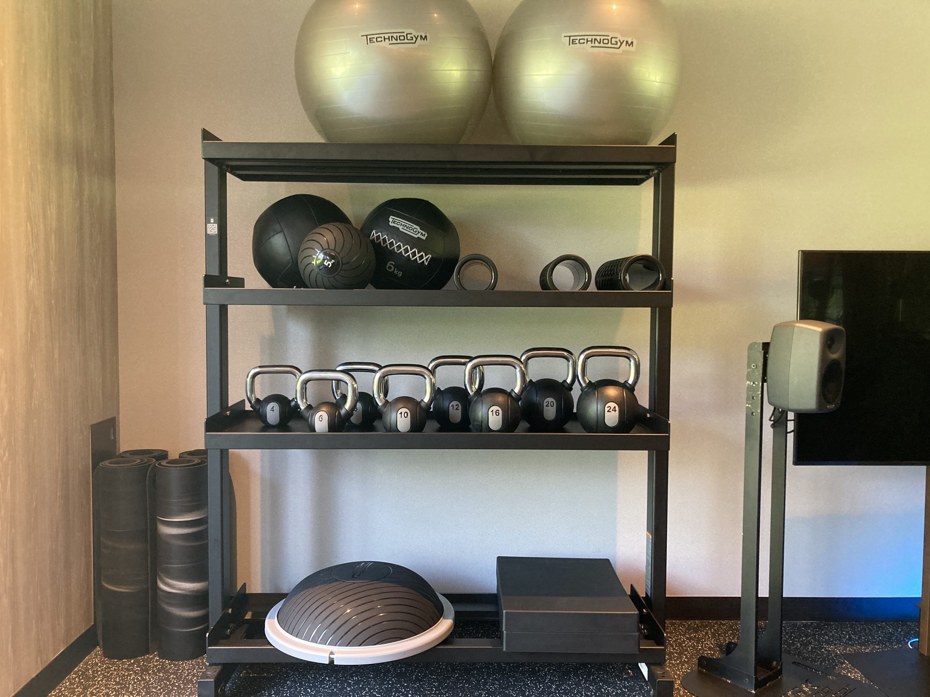 Fuji Speedway Hotel gym kettlebells