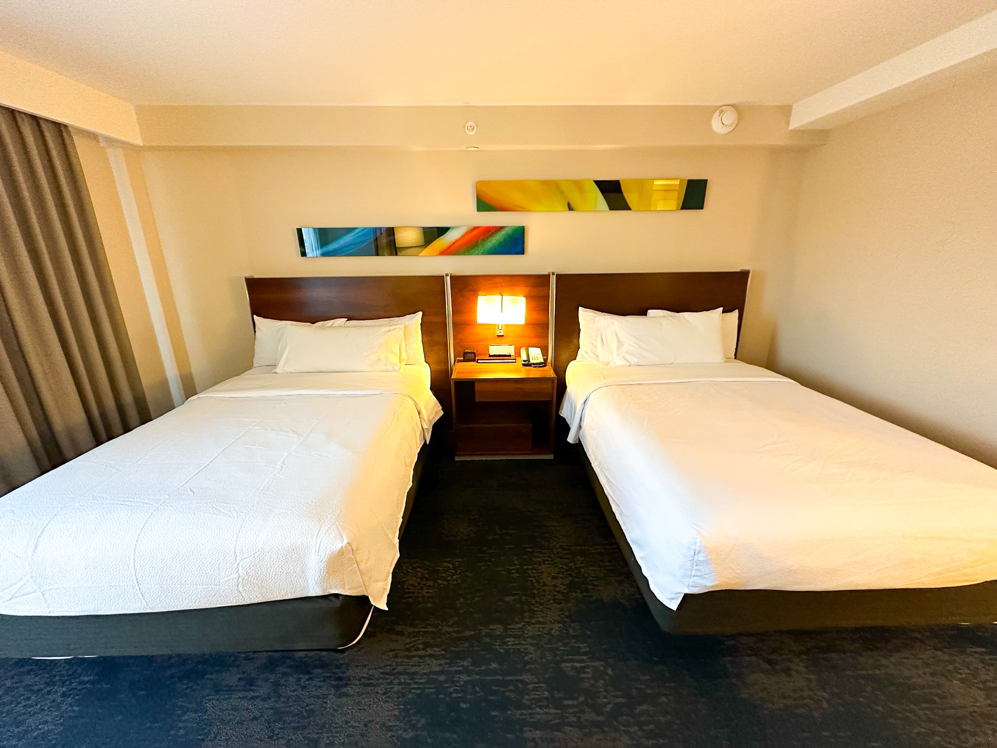 Hilton Garden Inn Waikiki Beach beds