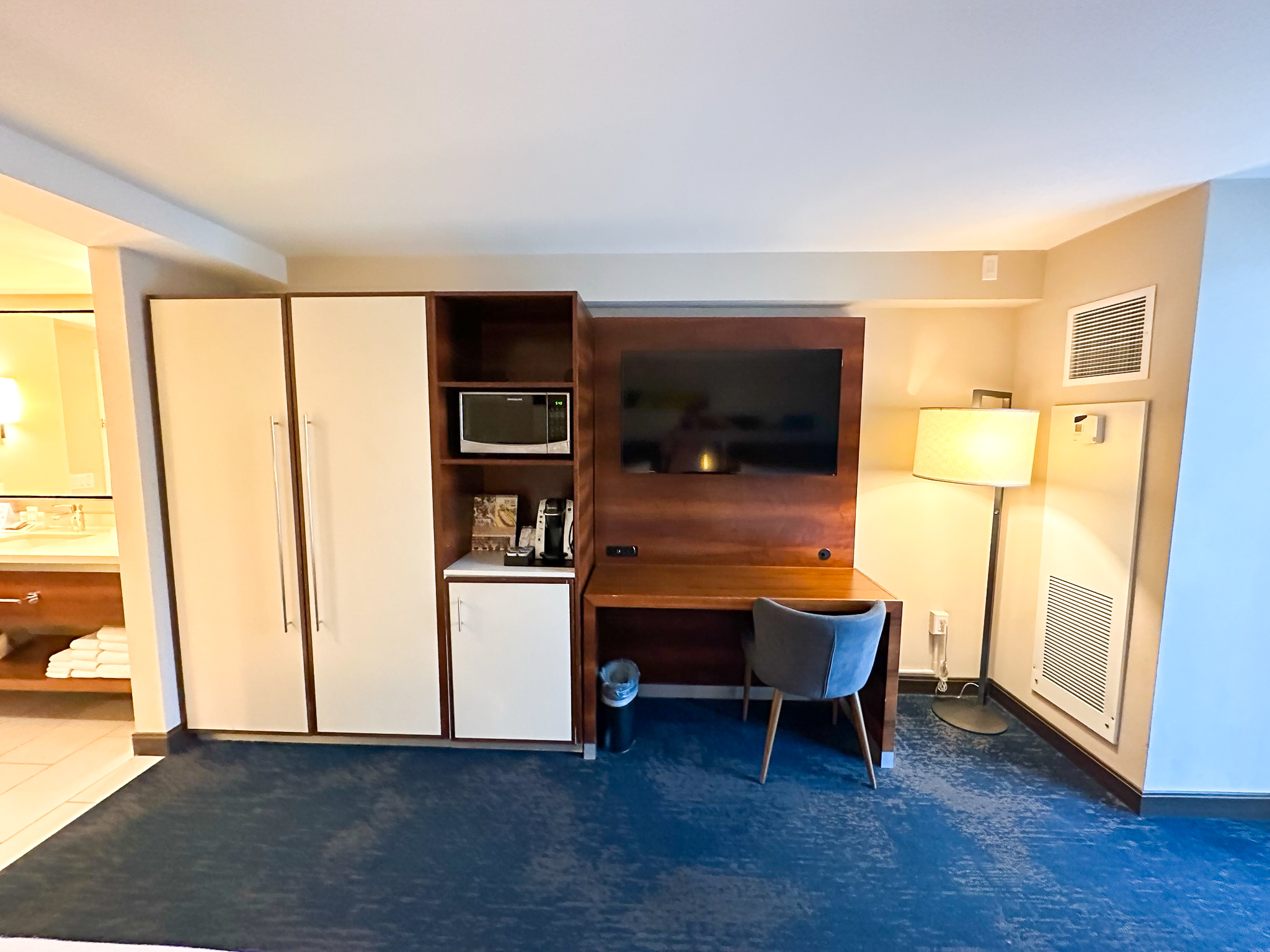Hilton Garden Inn Waikiki Beach closet
