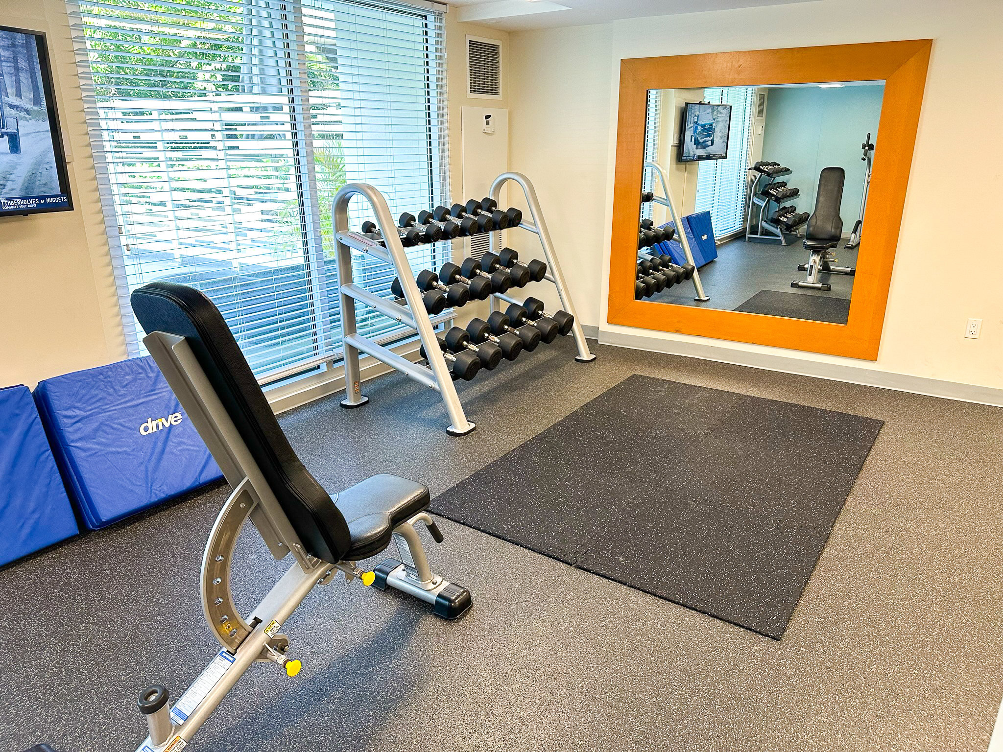 Hilton Garden Inn Waikiki Beach fitness center weights
