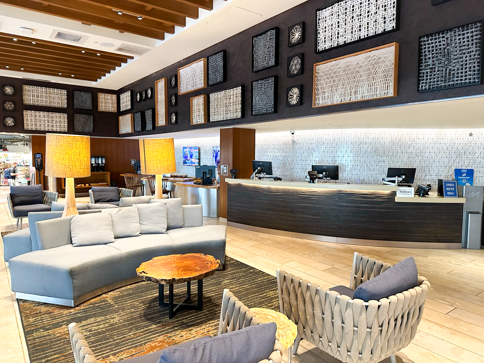 Hilton Garden Inn Waikiki Beach lobby