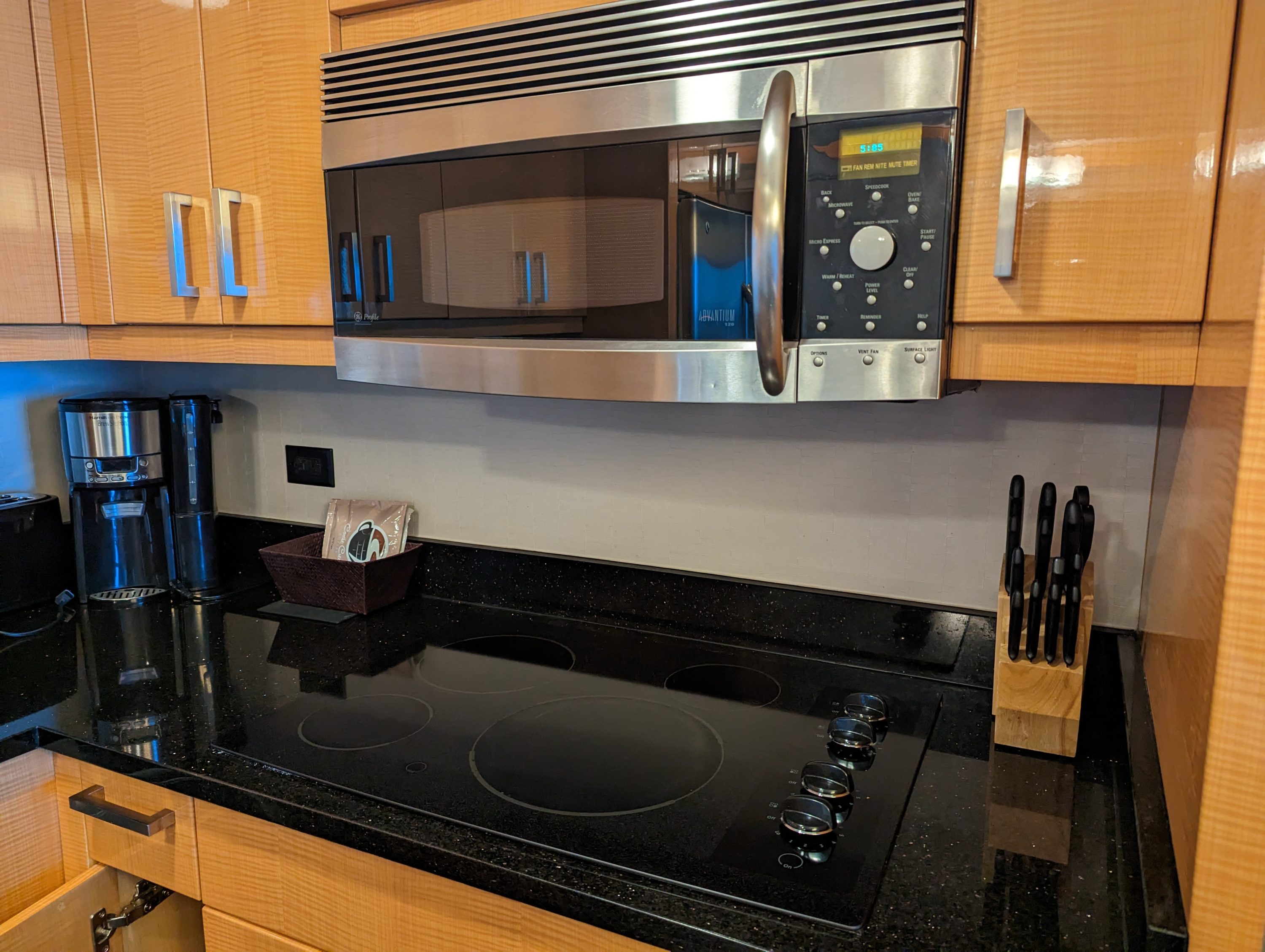 Hilton Grand Vacations Elara Las Vegas kitchen stove