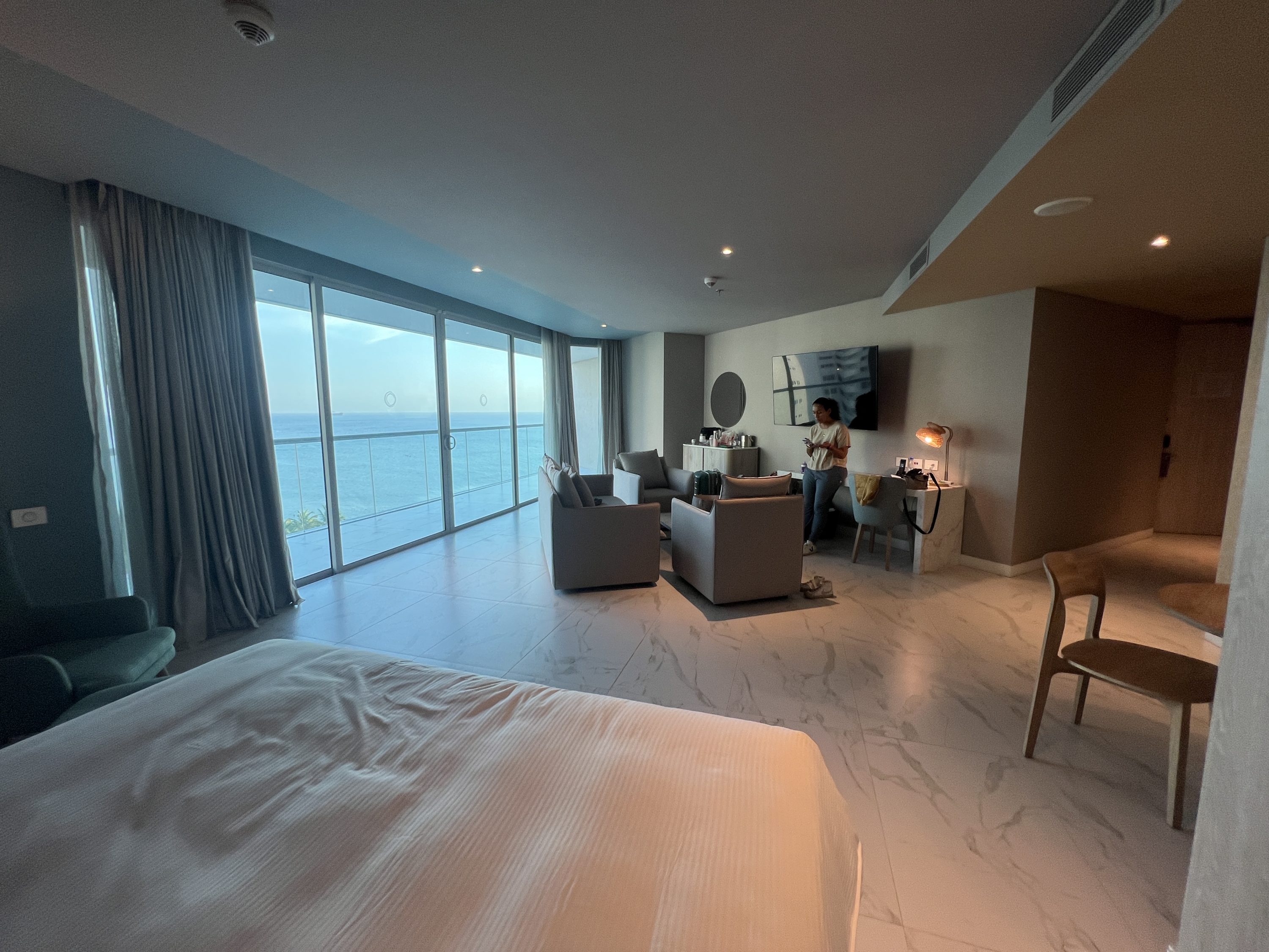 Hilton Santa Marta Junior Suite TV from bed Hilton Santa Marta Junior Suite TV from bed