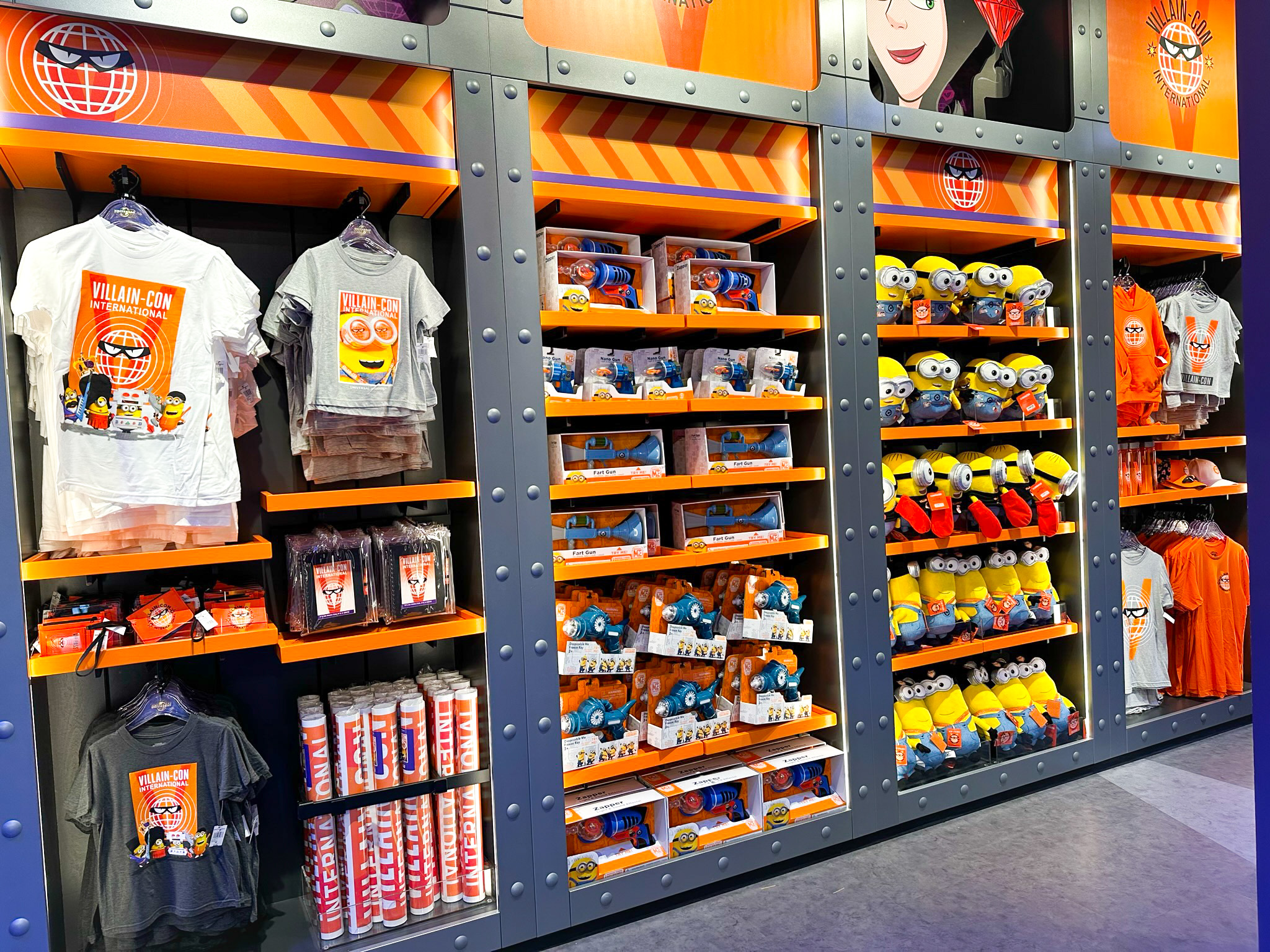 Illuminations Villain Con Minions Blast Universal Orlando shop