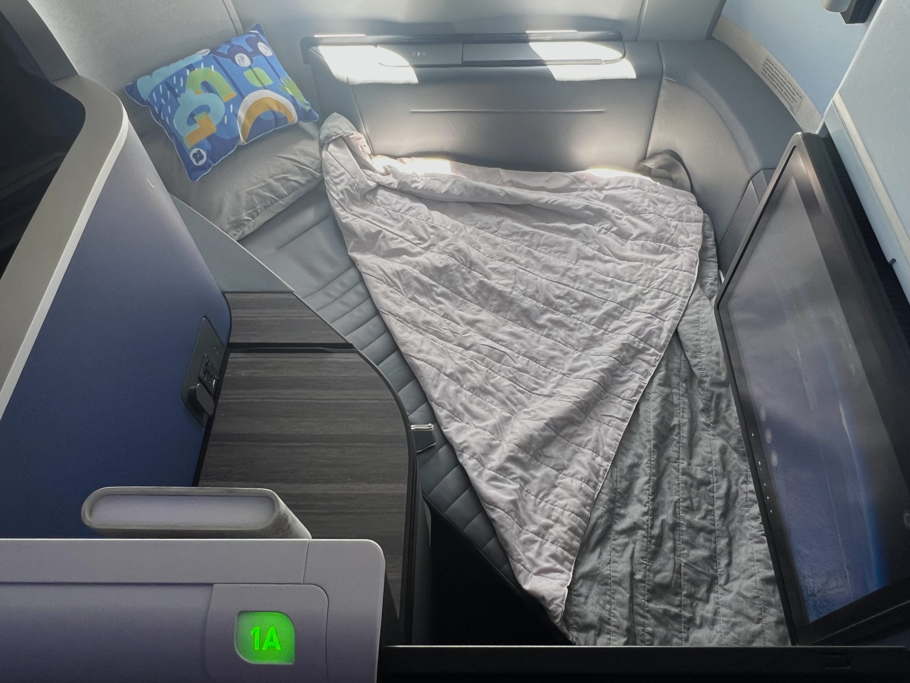 JetBlue Mint Studio Airbus A321LR 1A bed