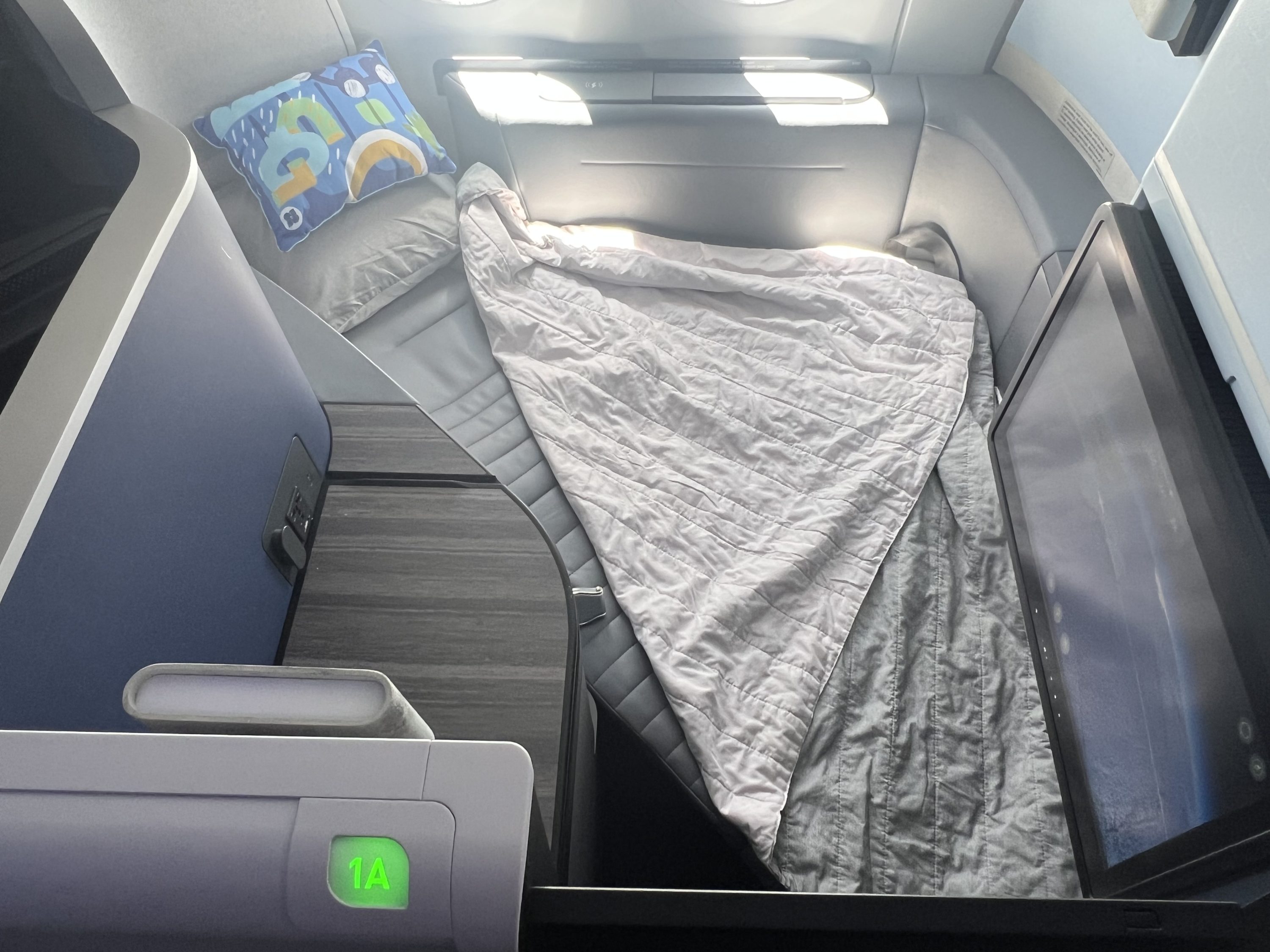 JetBlue Mint Studio Airbus A321LR 1A bed