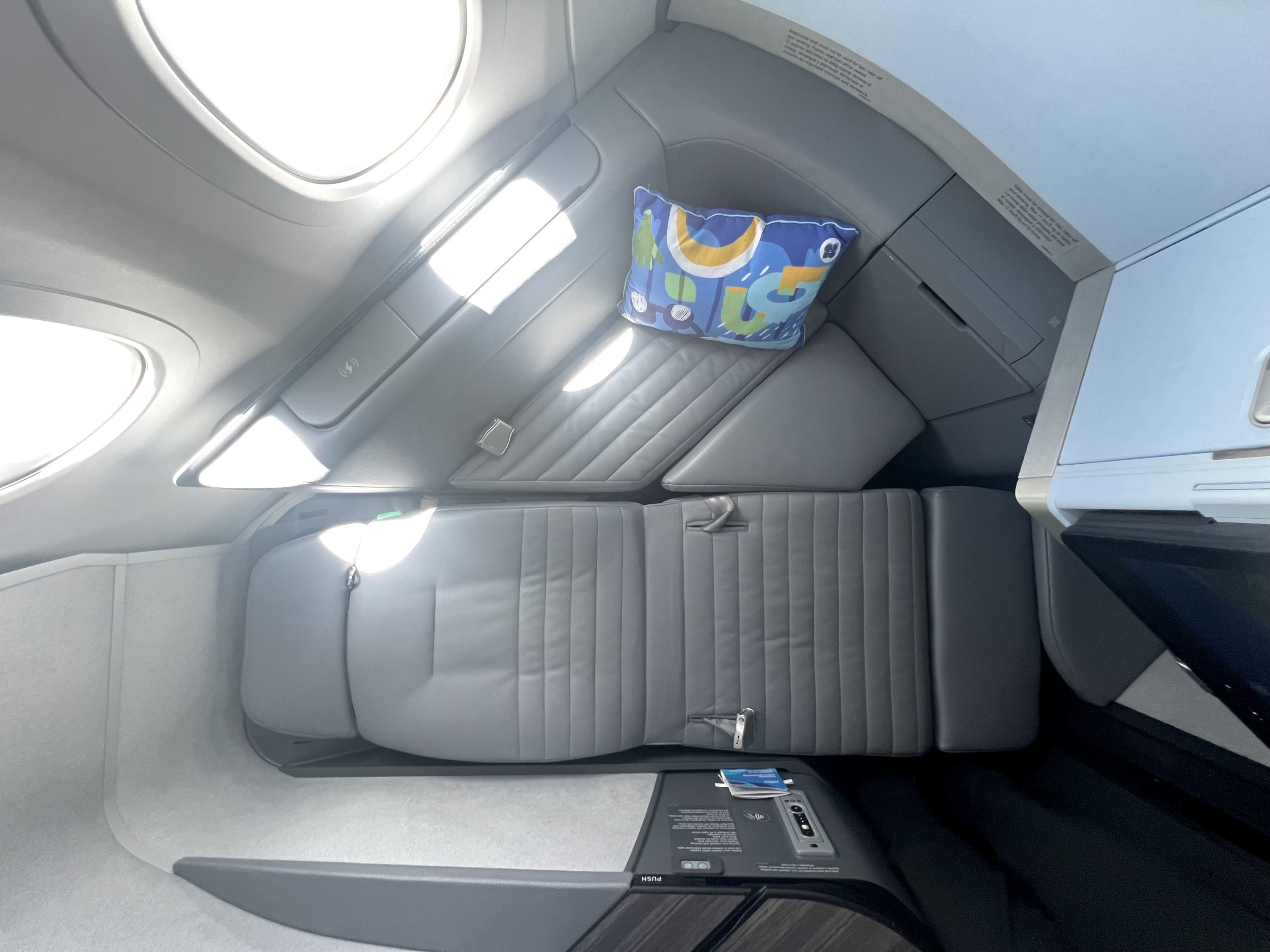 JetBlue Mint Studio Airbus A321LR 1A fully flat