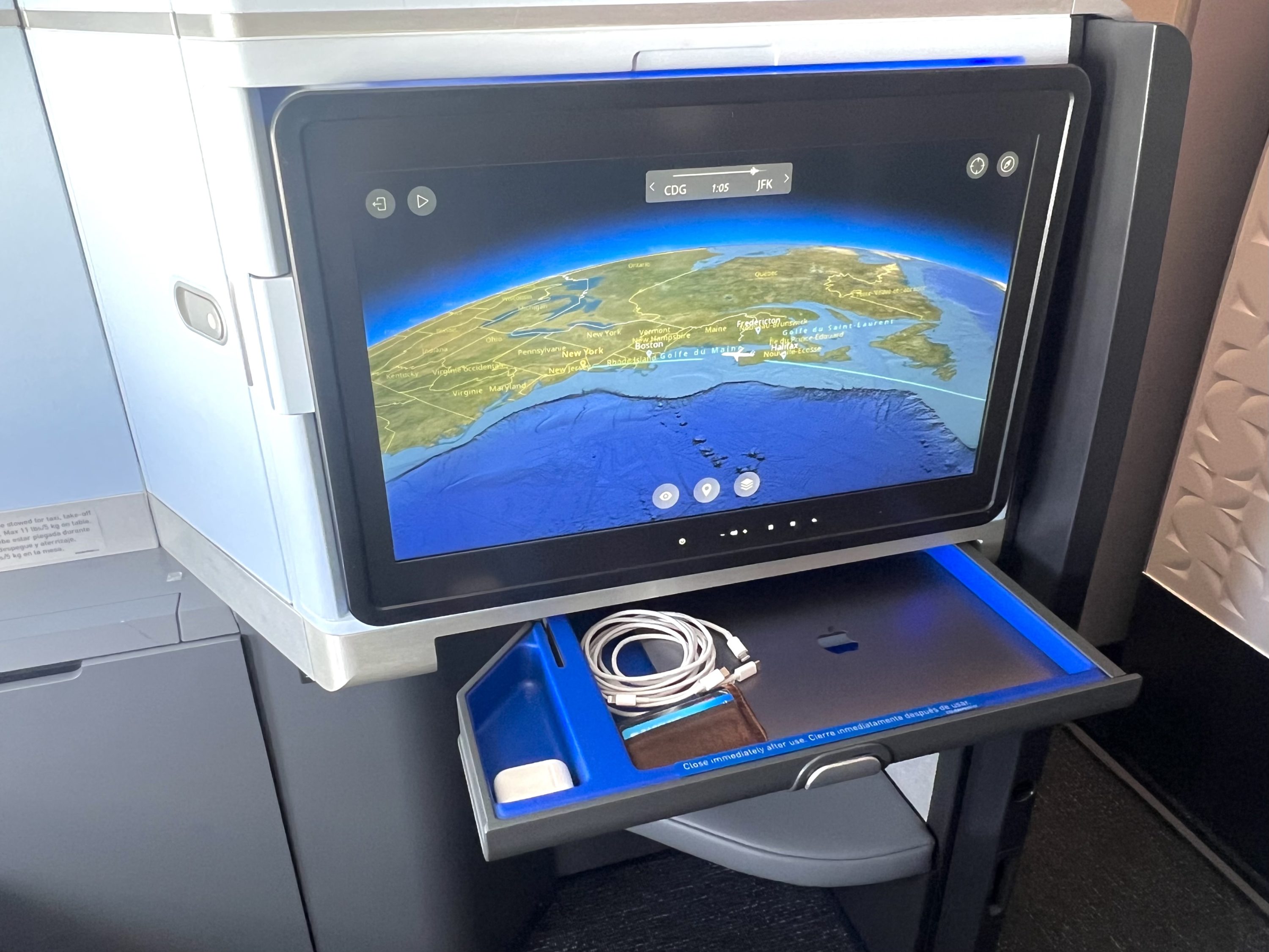JetBlue Mint Studio Airbus A321LR 1A laptop tray