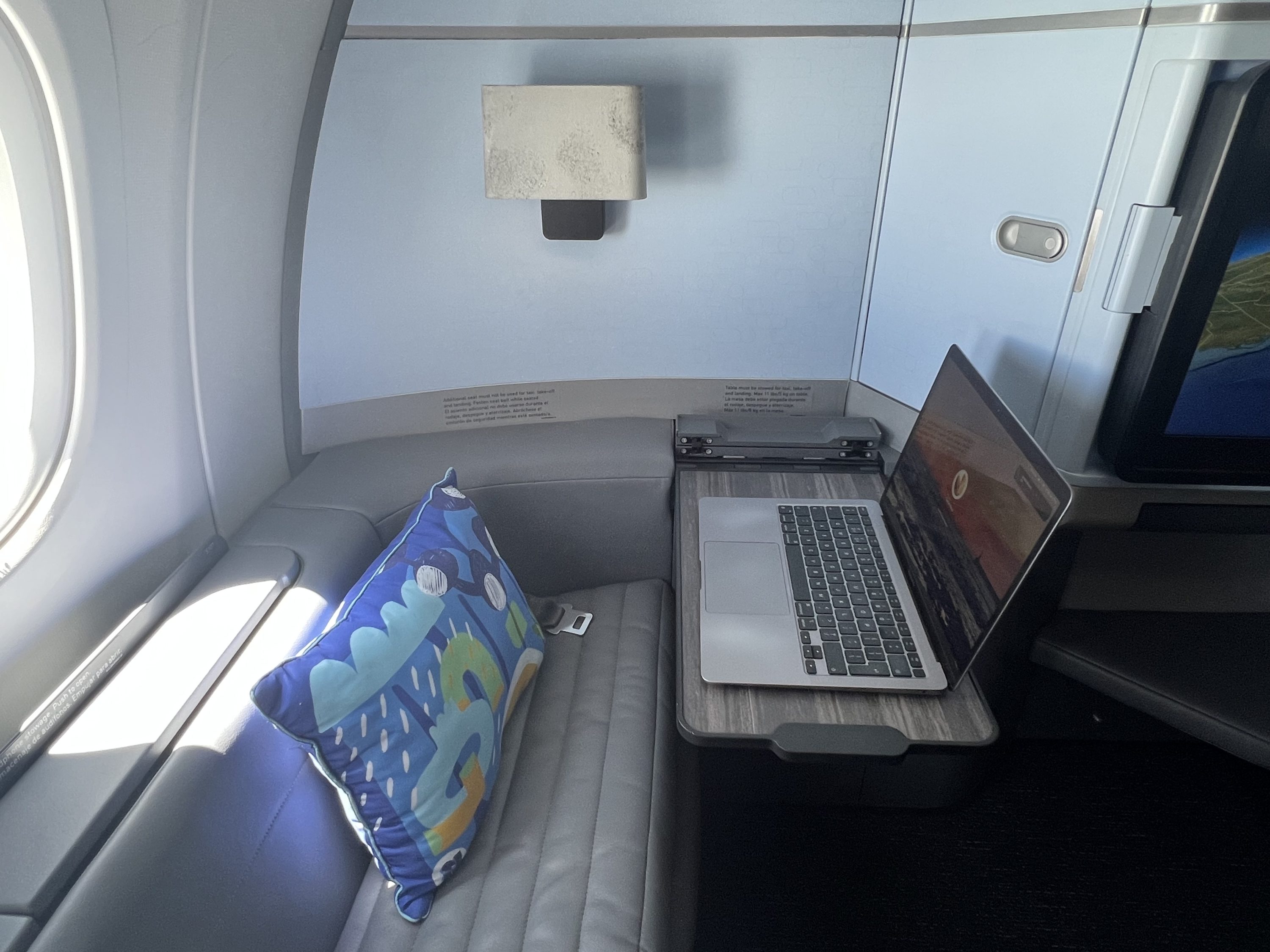JetBlue Mint Studio Airbus A321LR 1A side table