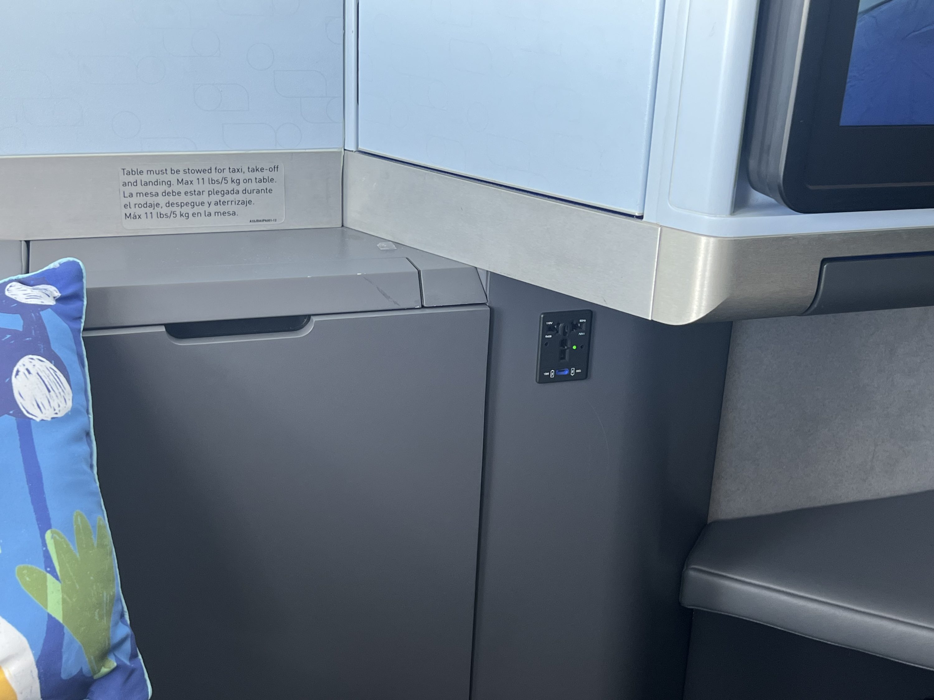 JetBlue Mint Studio Airbus A321LR second charging outlet