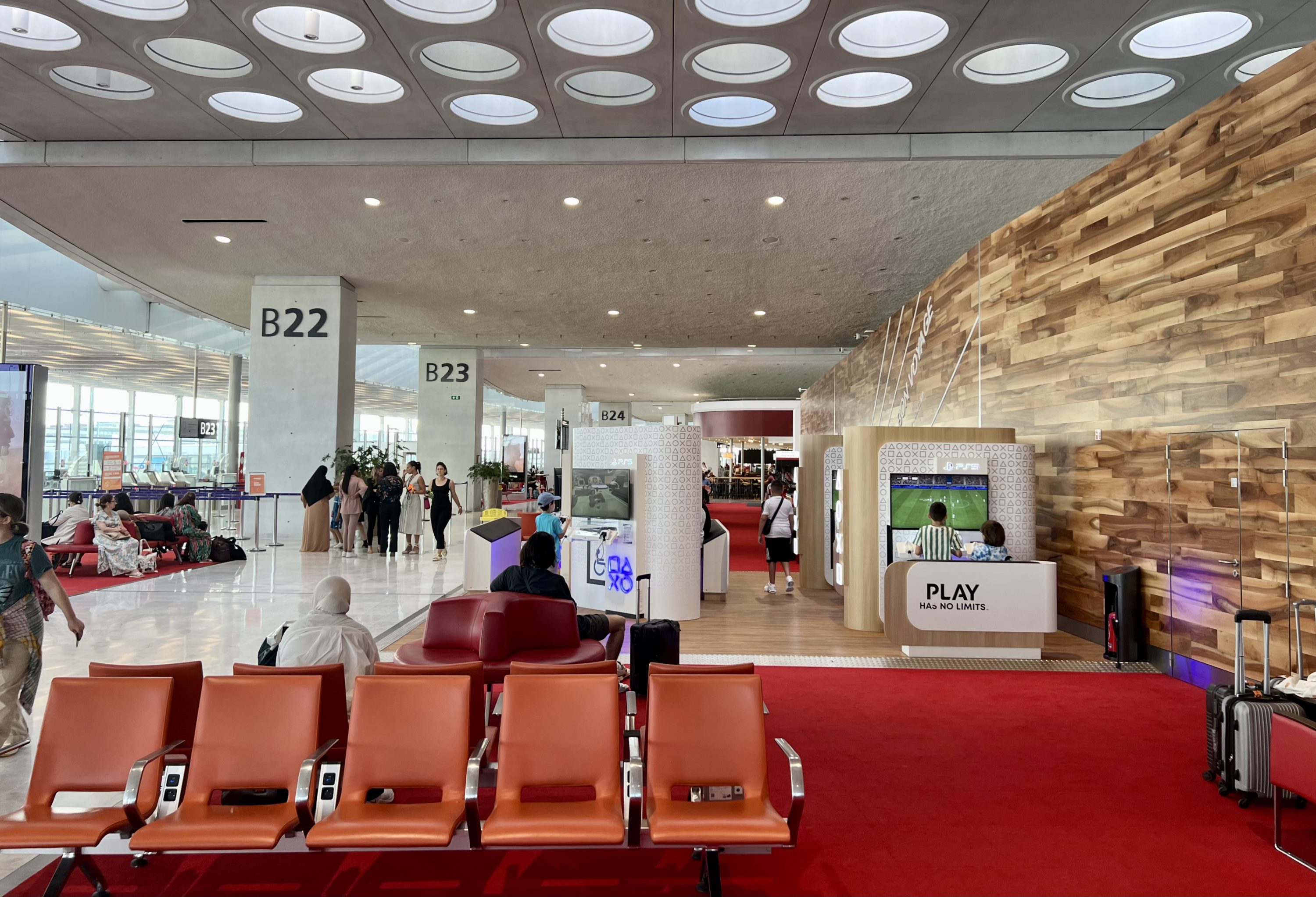 JetBlue Mint Studio Paris CDG Gate B21