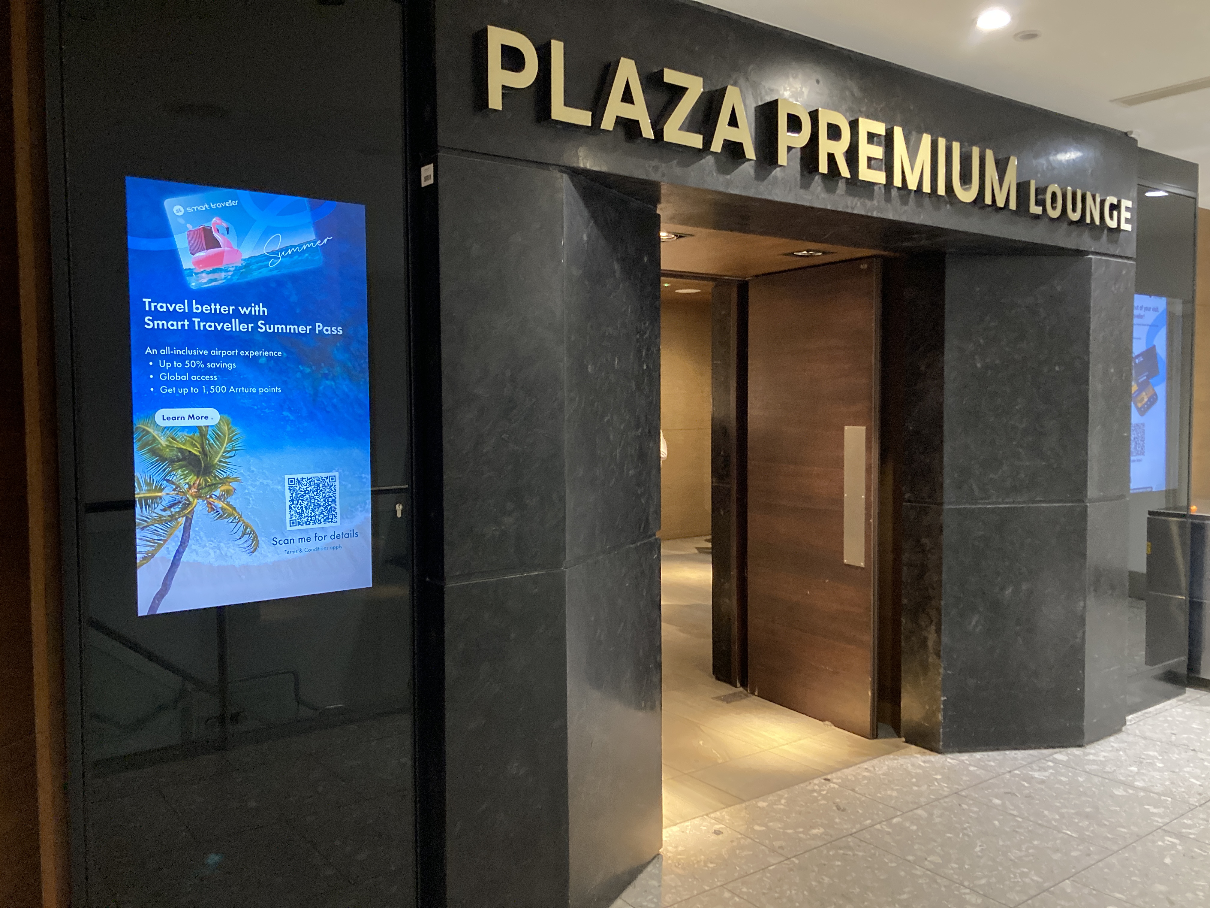Plaza Premium Lounge LHR entrance Plaza Premium Lounge LHR entrance