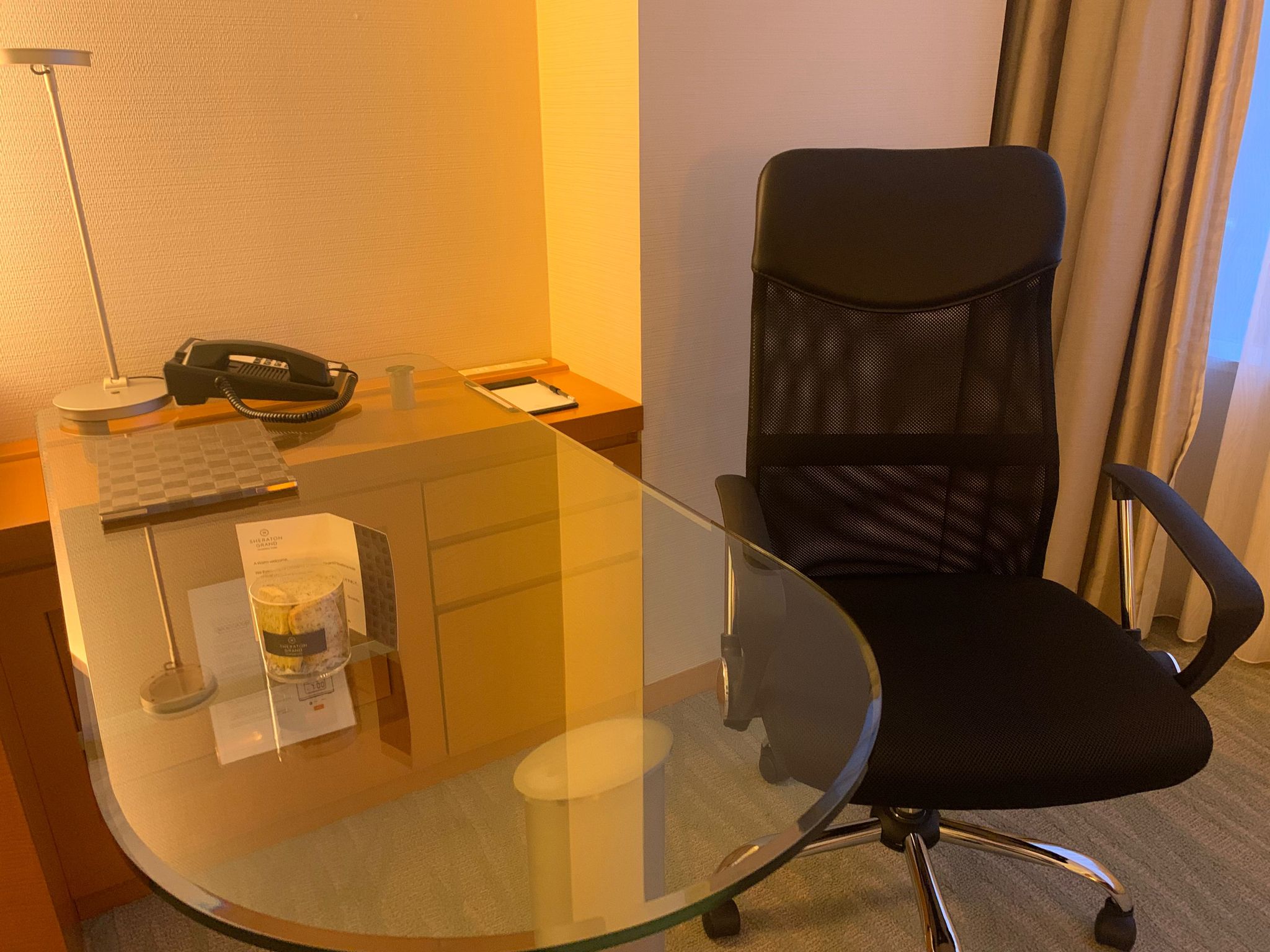 Sheraton Grand Hiroshima bedroom desk and chair Sheraton Grand Hiroshima bedroom desk and chair
