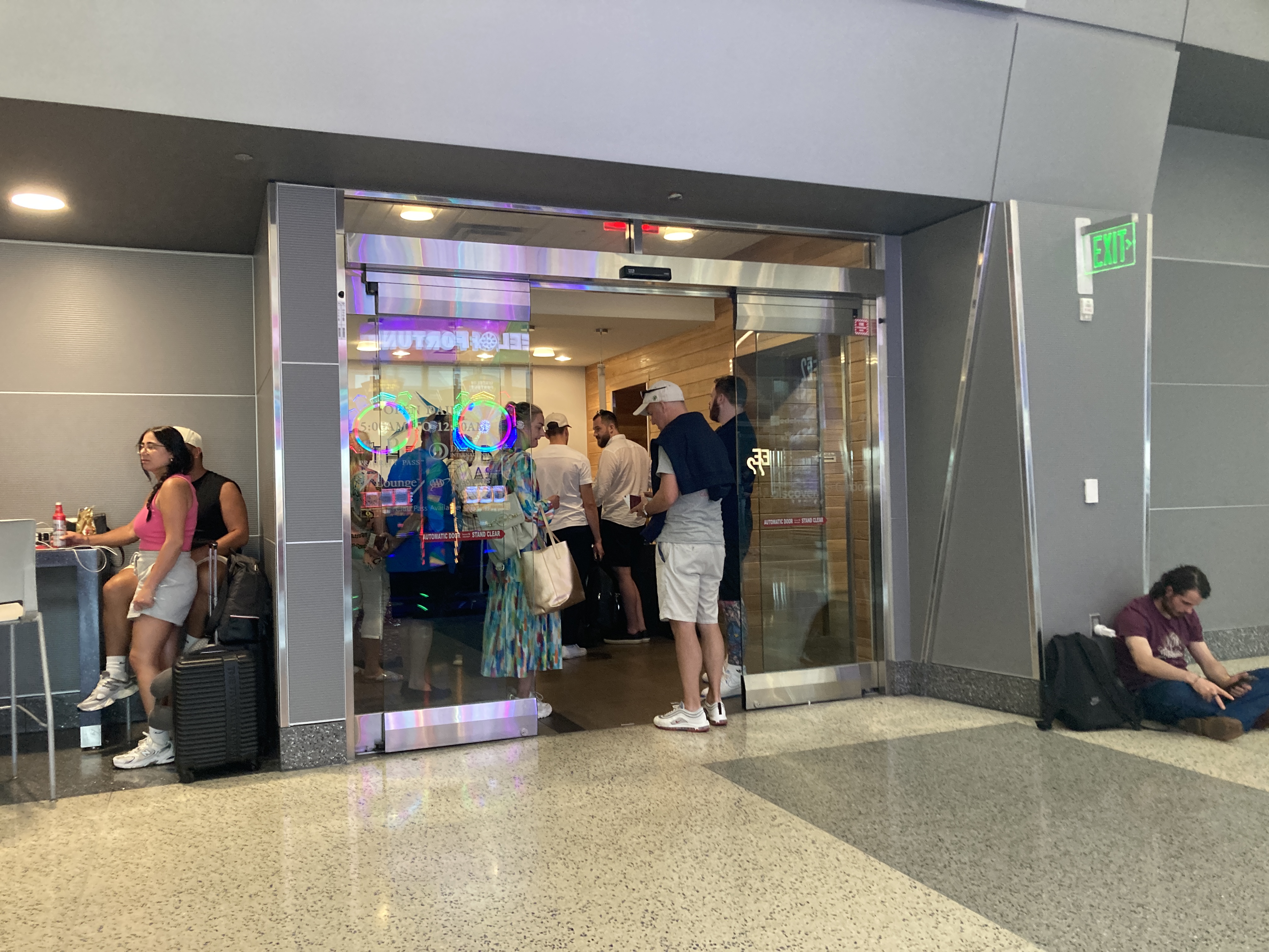 The Club LAS lounge line to enter