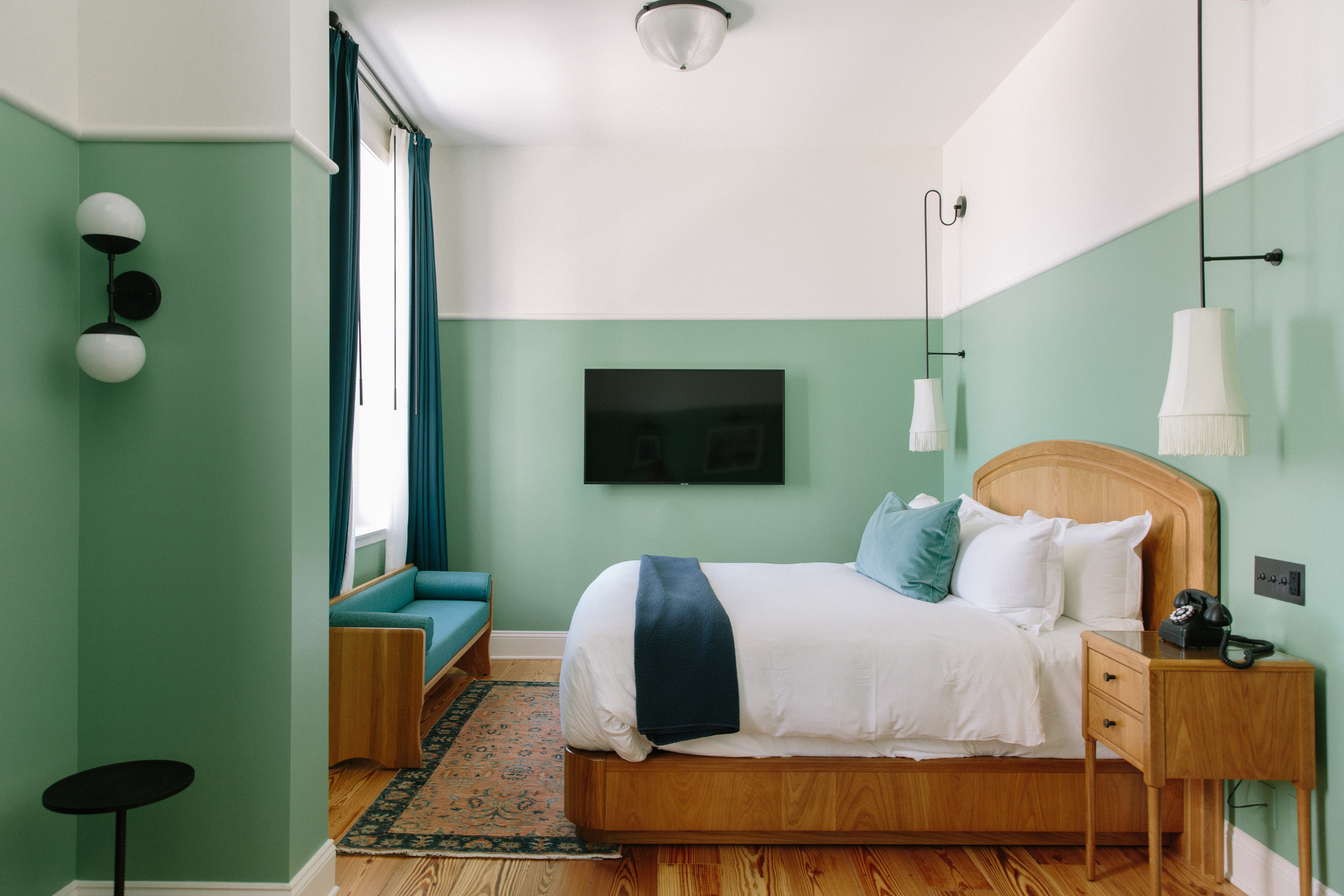 The Drayton Hotel Savannah Curio Collection by Hilton Guest Room