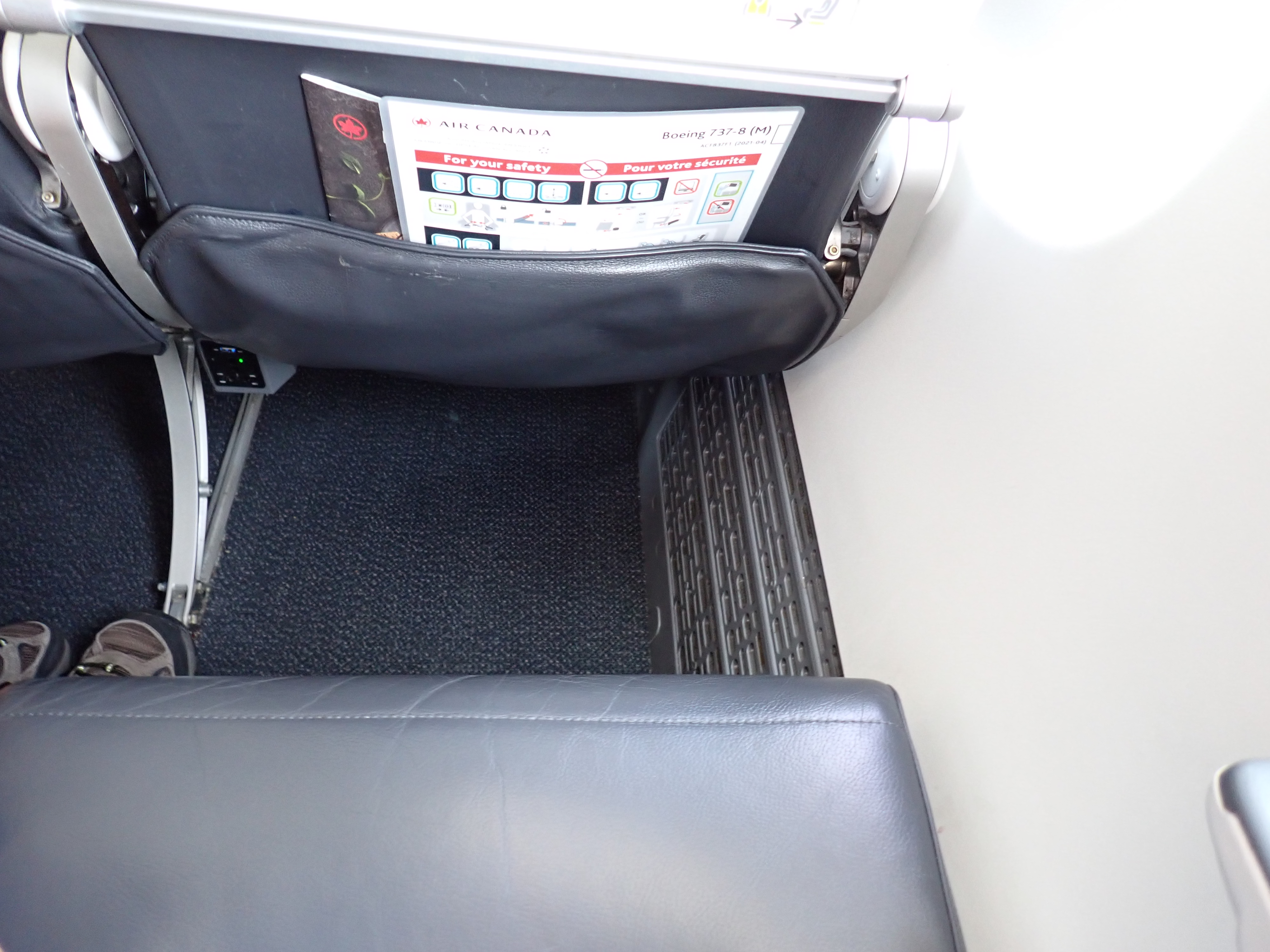 AC707 Seat 24F footwell AC707 Seat 24F footwell