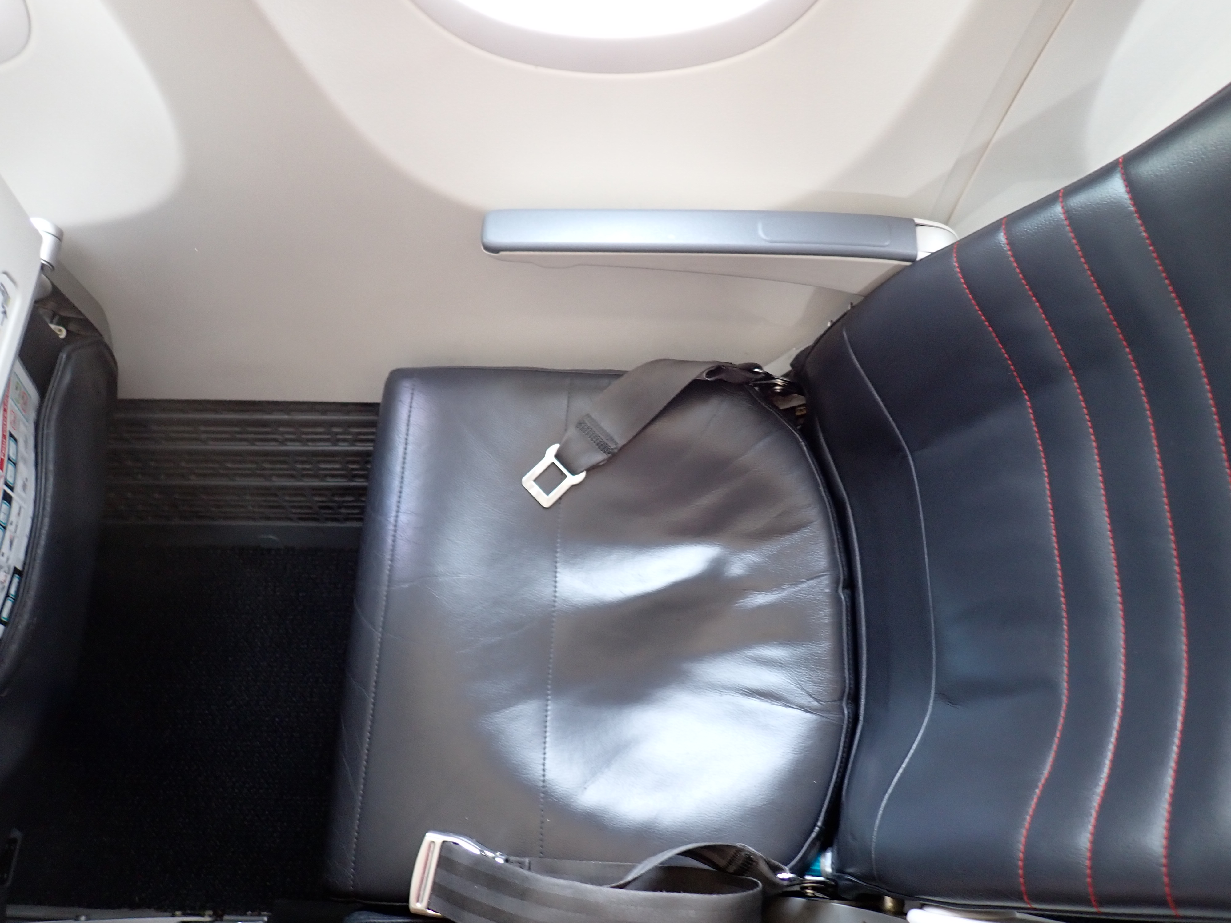 AC707 Seat 24F top AC707 Seat 24F top