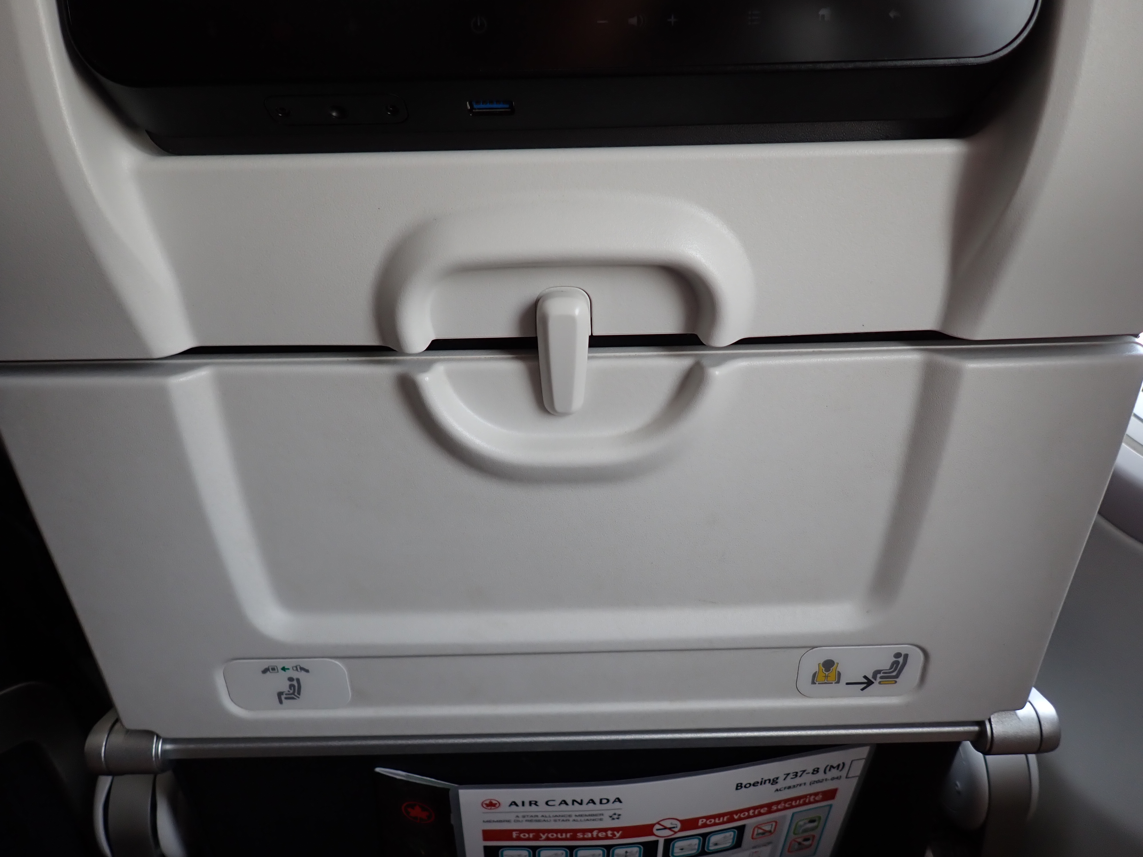 AC707 Seat 24F tray closed AC707 Seat 24F tray closed