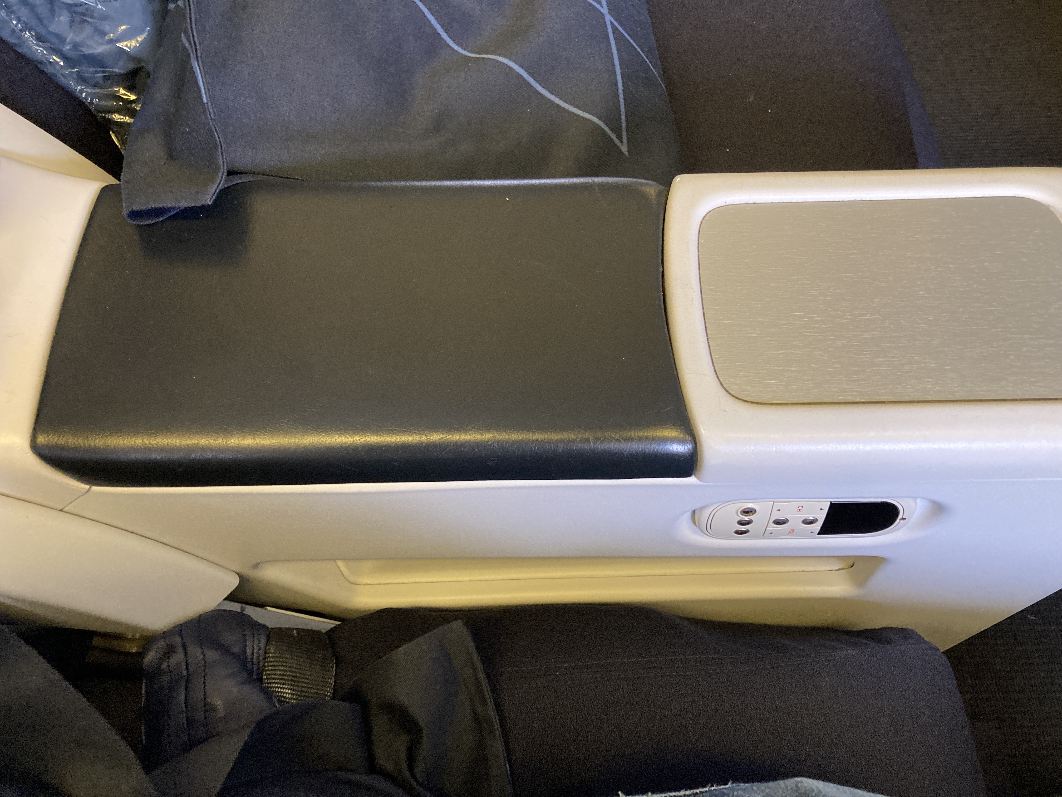 Air France Boeing 777 200 CDG JFK premium economy arm rest 