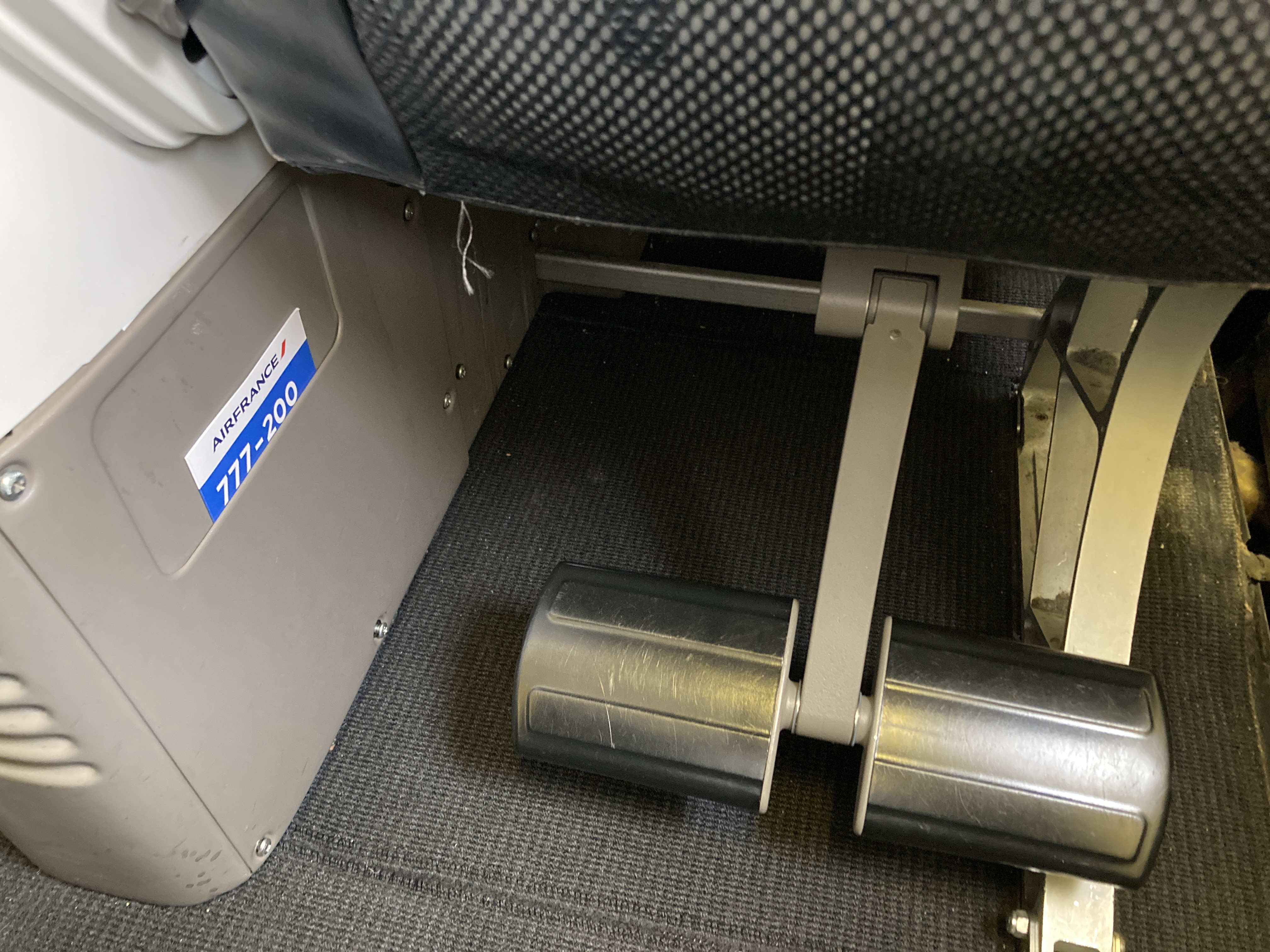Air France Boeing 777 200 CDG JFK premium economy foot rest down