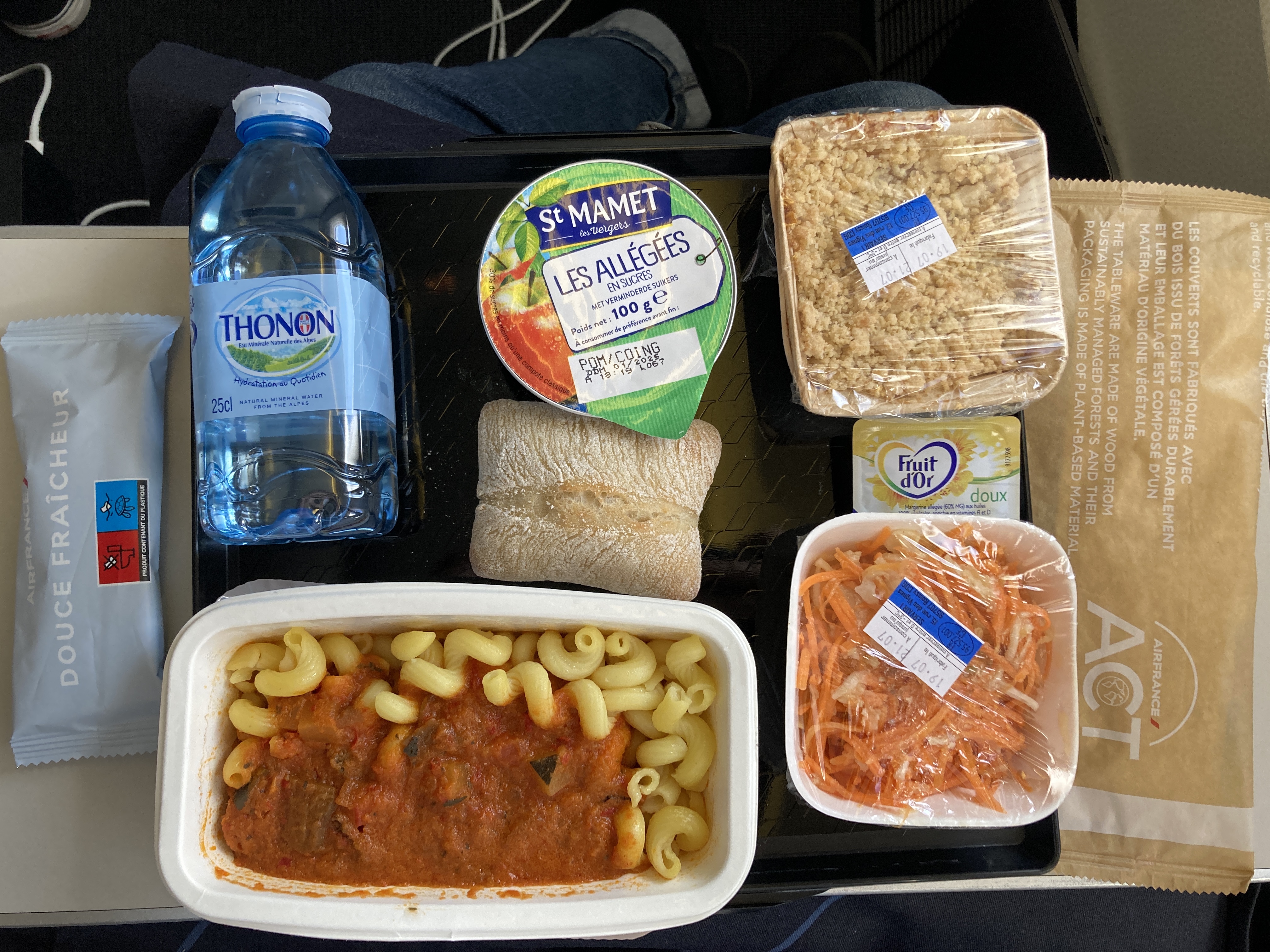 Air France Boeing 777 200 CDG JFK premium economy meal service 
