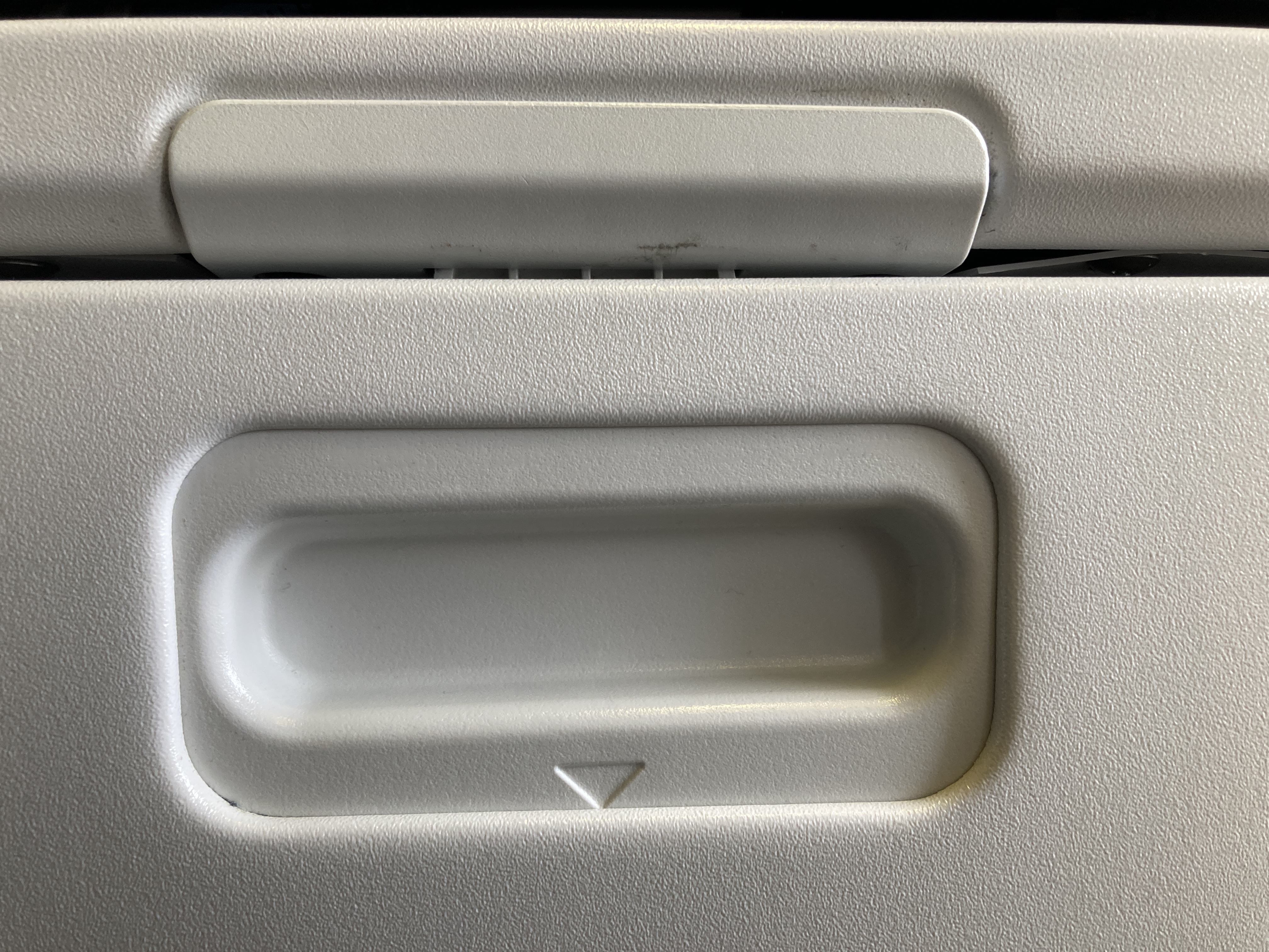 Air France Boeing 777 200 CDG JFK premium economy tray table latch 