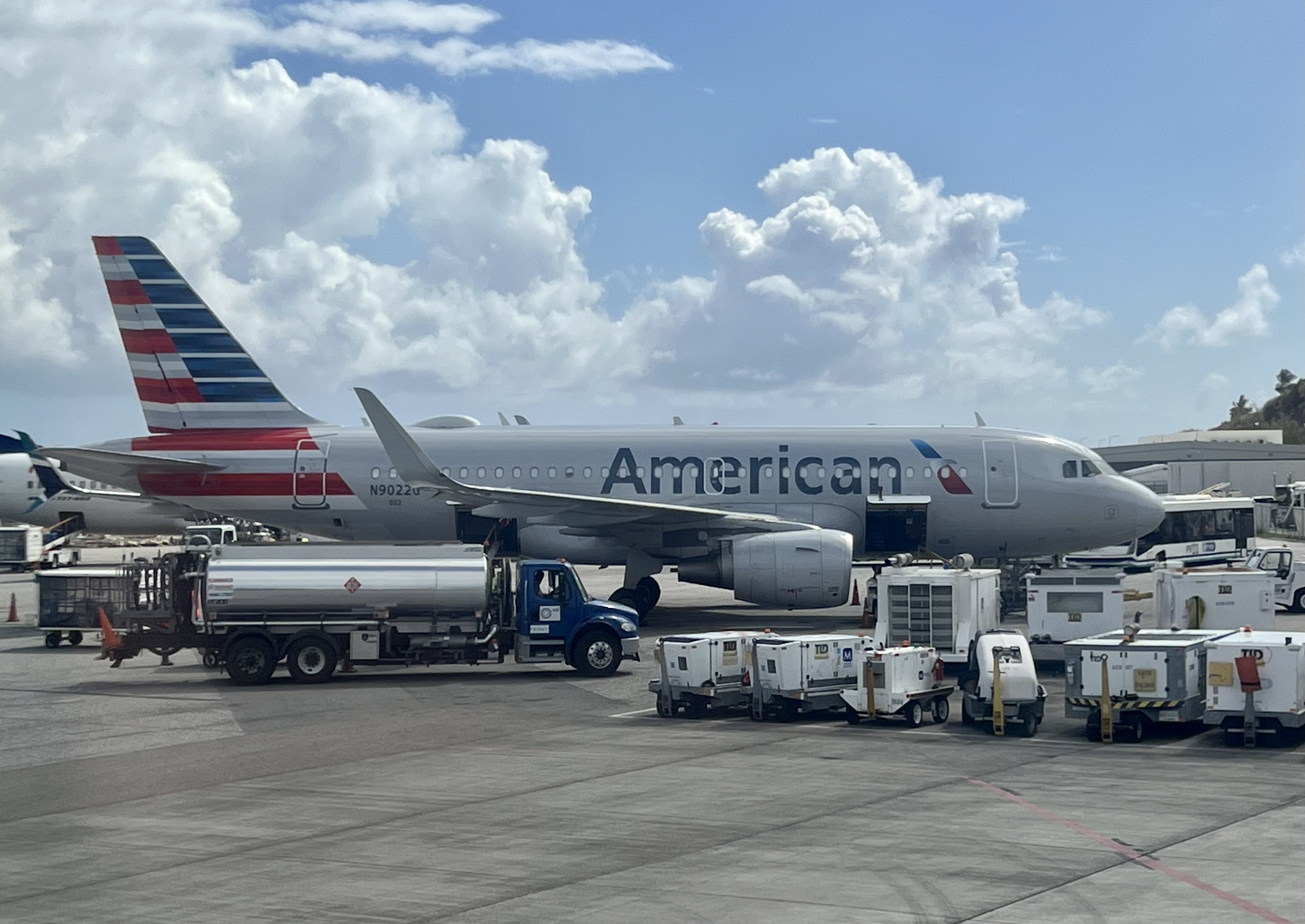 American Airlines A319 at SXM