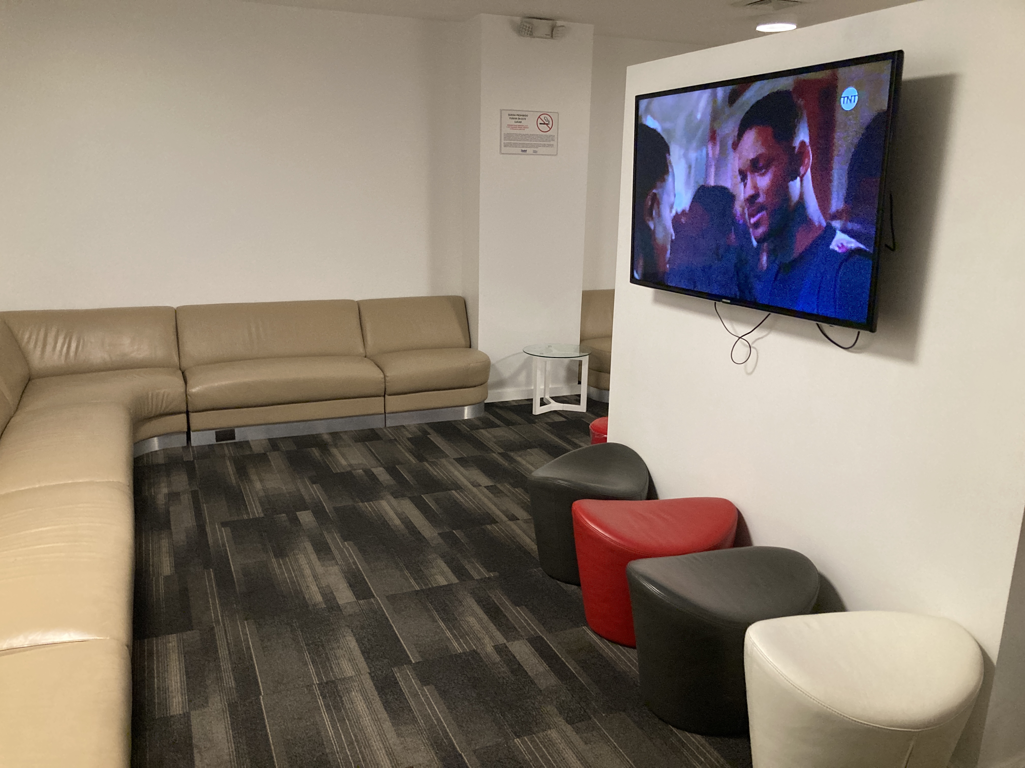 Avianca VIP lounge SAL TV room left side Avianca VIP lounge SAL TV room left side