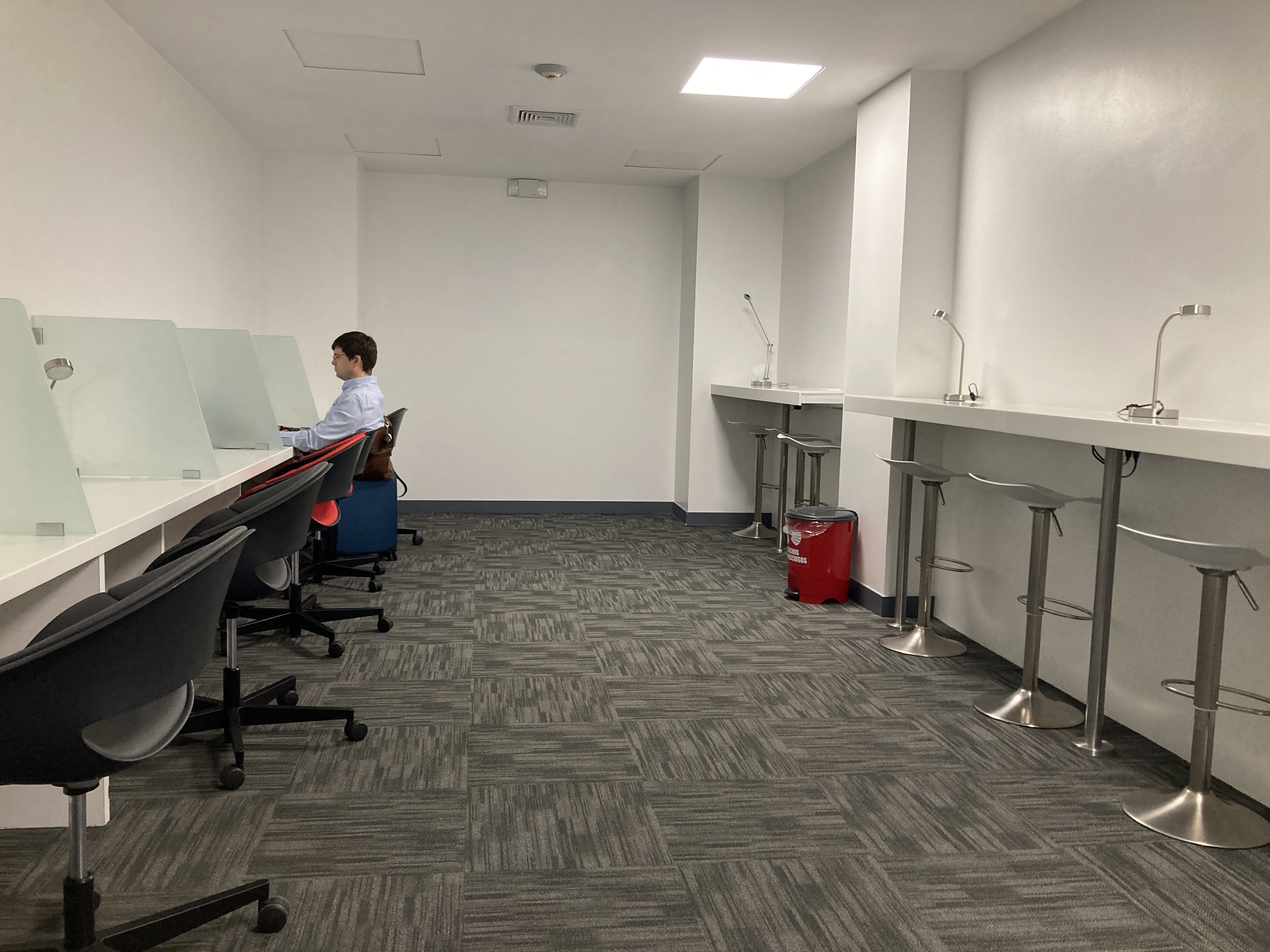 Avianca VIP lounge SAL work space Avianca VIP lounge SAL work space