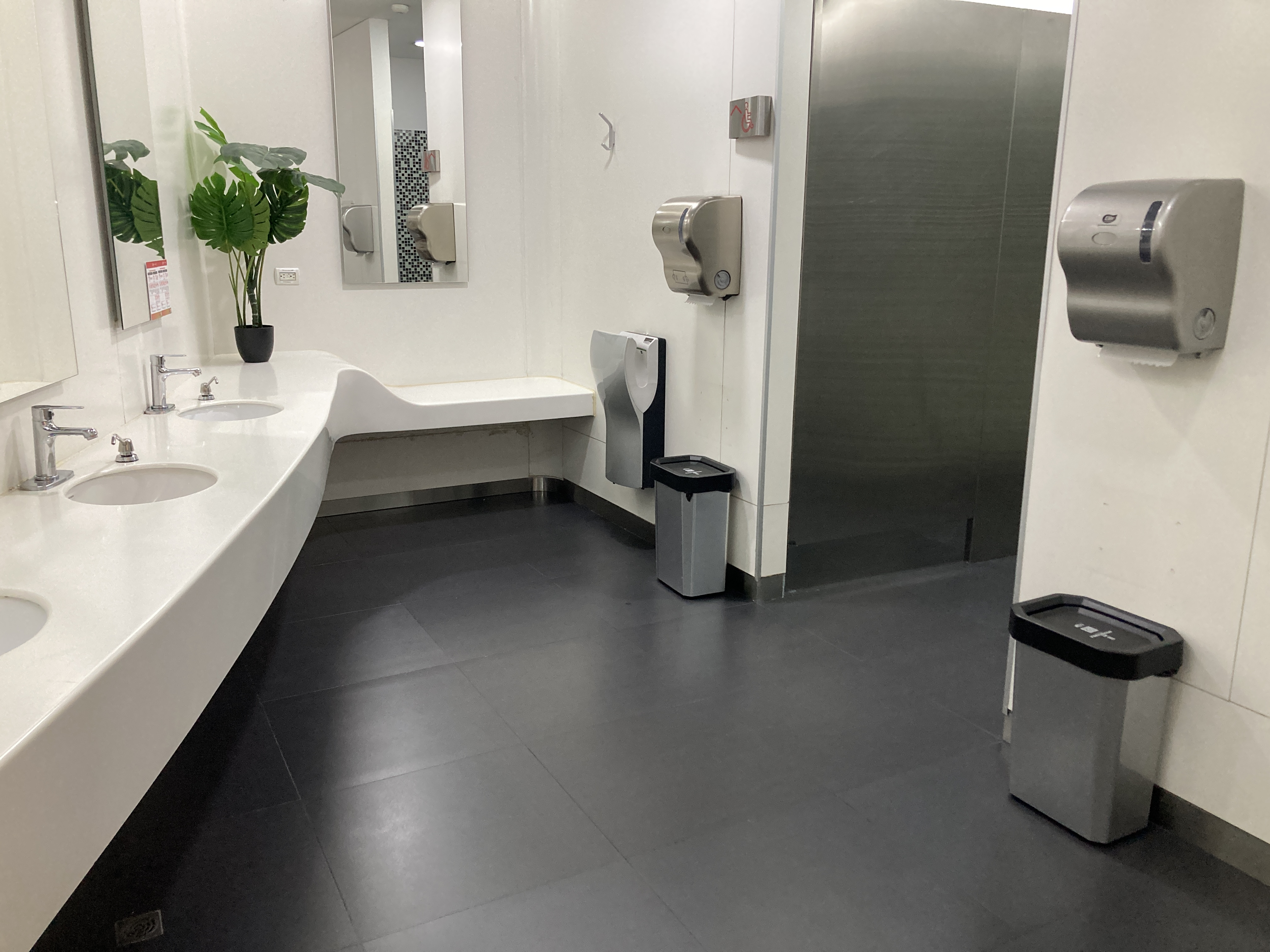 Avianca lounge Bogota BOG bathroom
