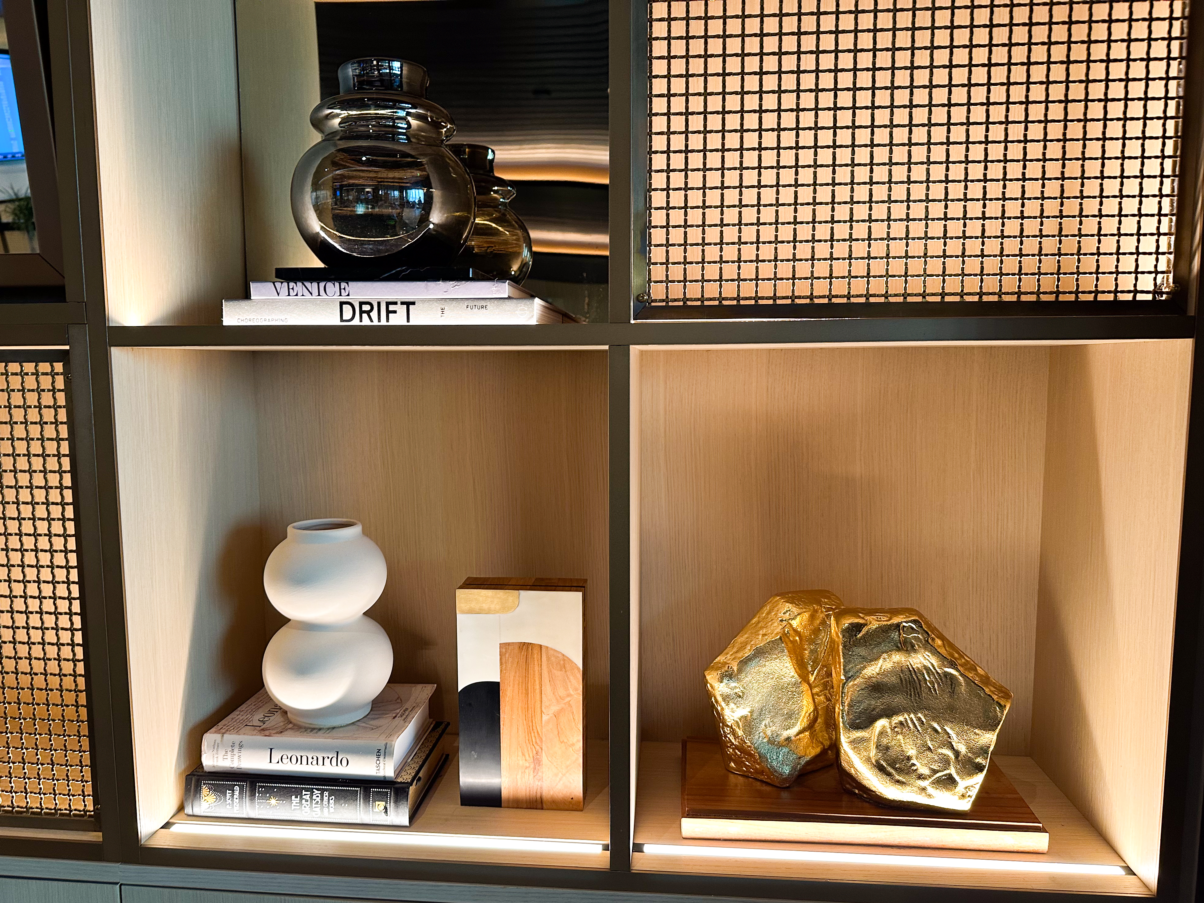 Chase Saphire Lounge Decor