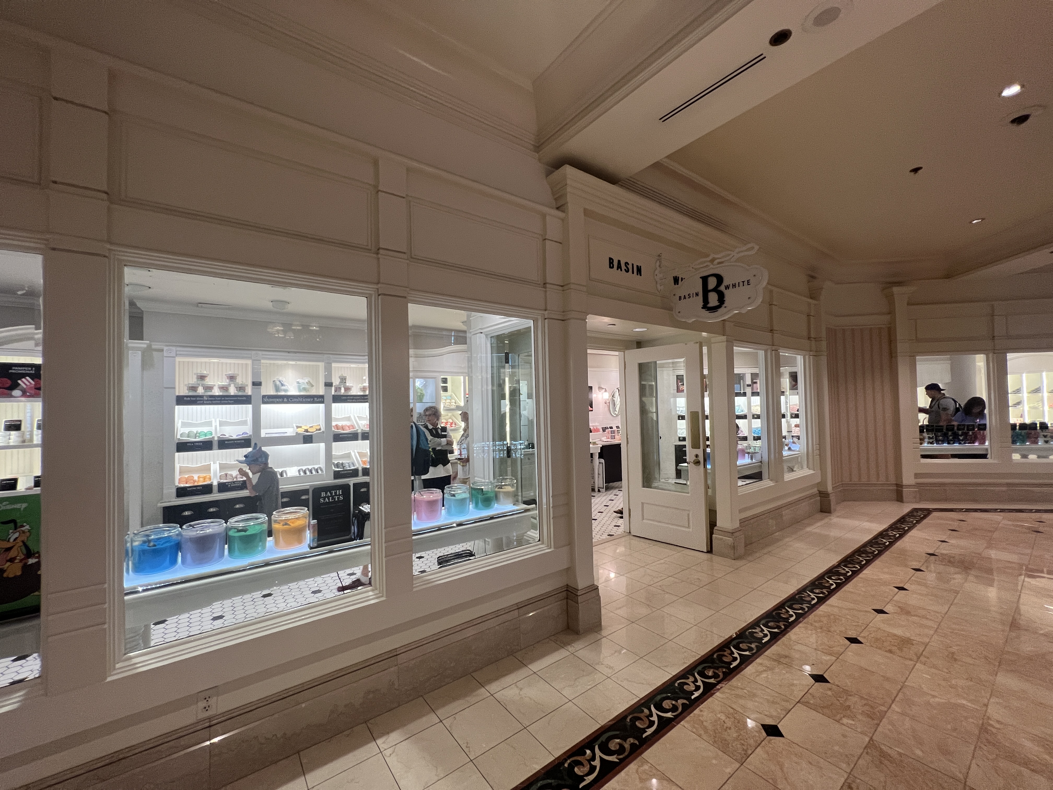 Grand Floridian White Basin Store 