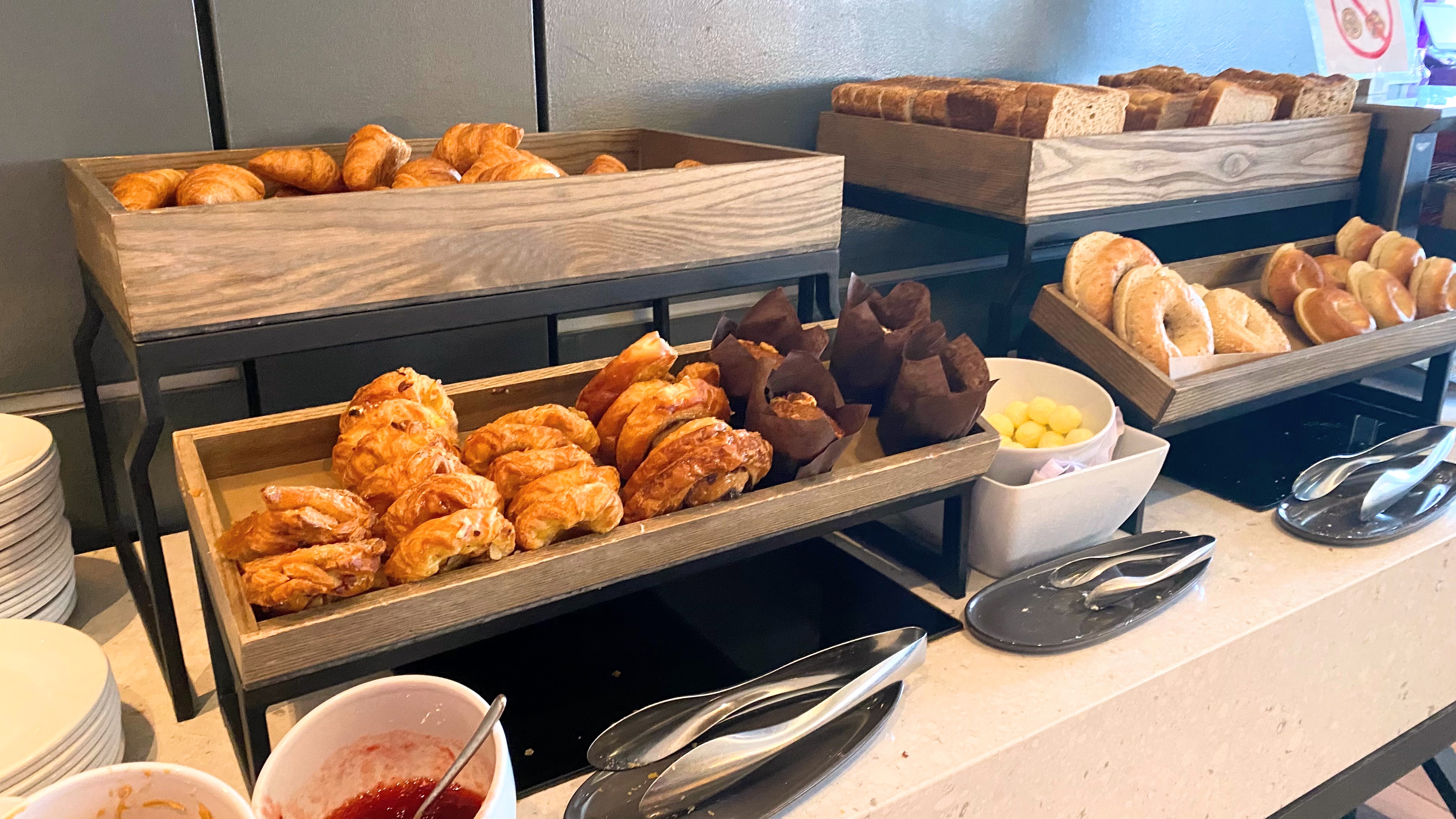 Hyatt Regency Vancouver breakfast buffet