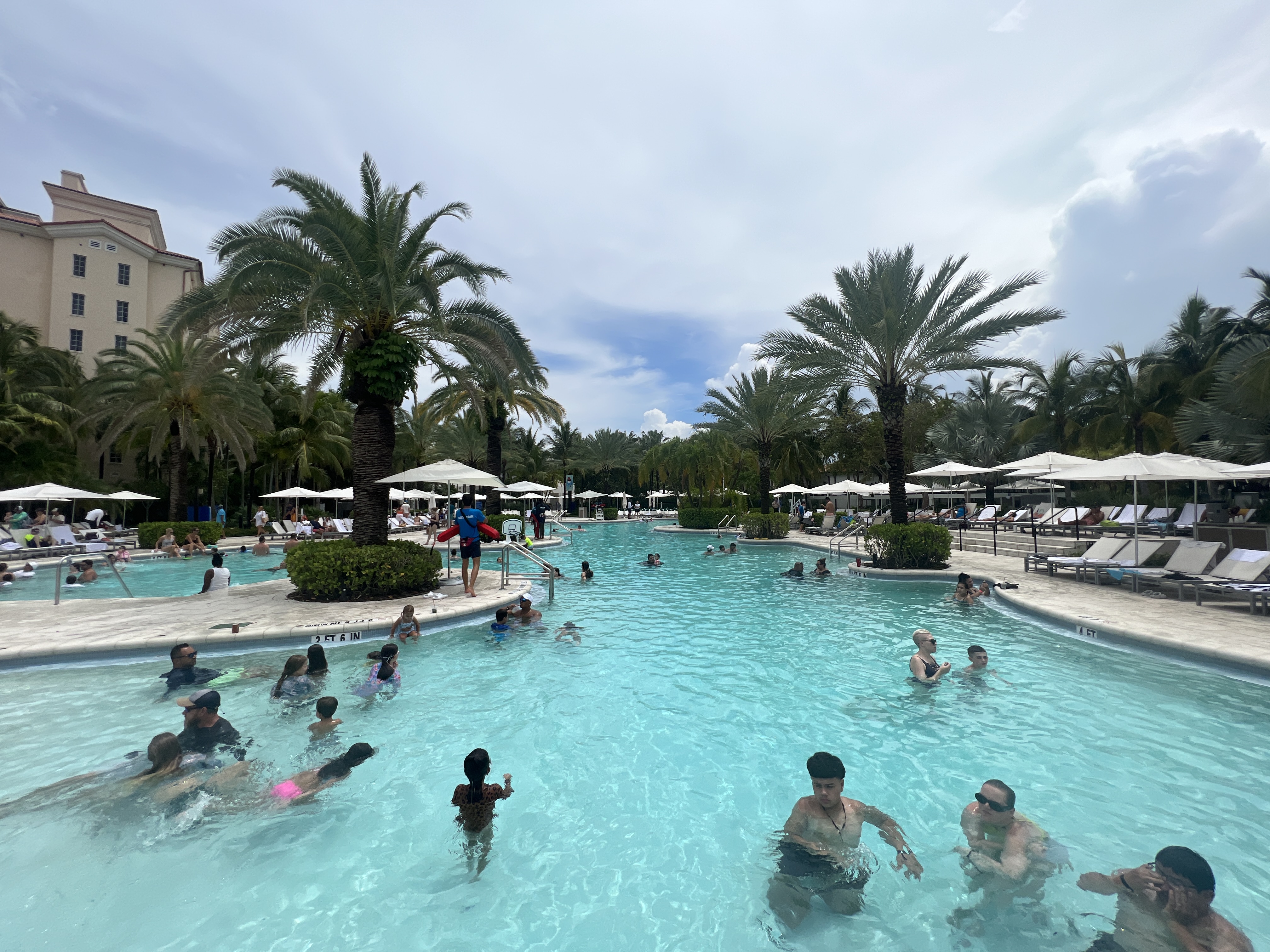 JW Marriott Turnberry Large Pool Tidal Cove JW Marriott Turnberry Large Pool Tidal Cove