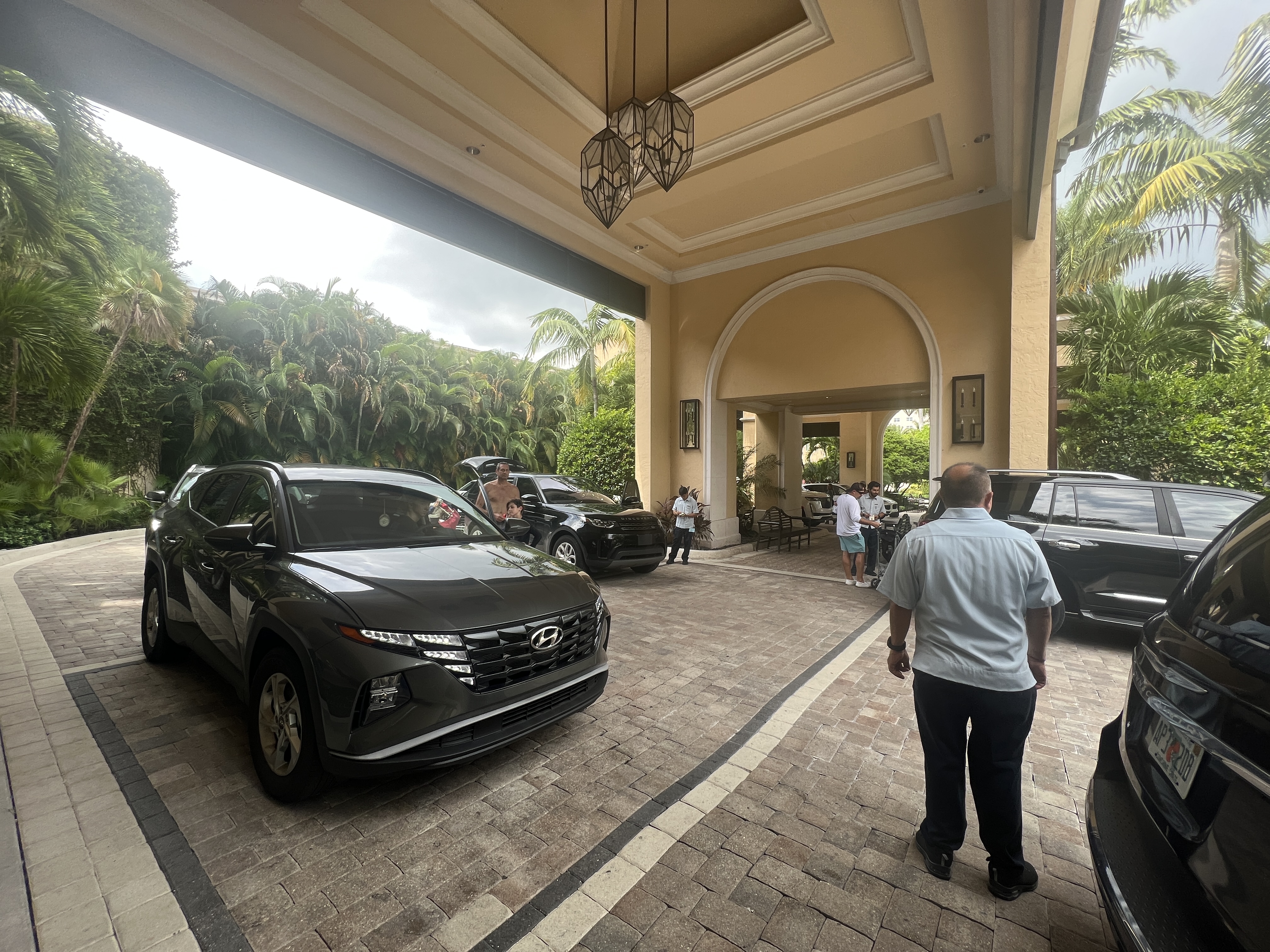 JW Marriott Turnberry Valet Parking Entrance JW Marriott Turnberry Valet Parking Entrance