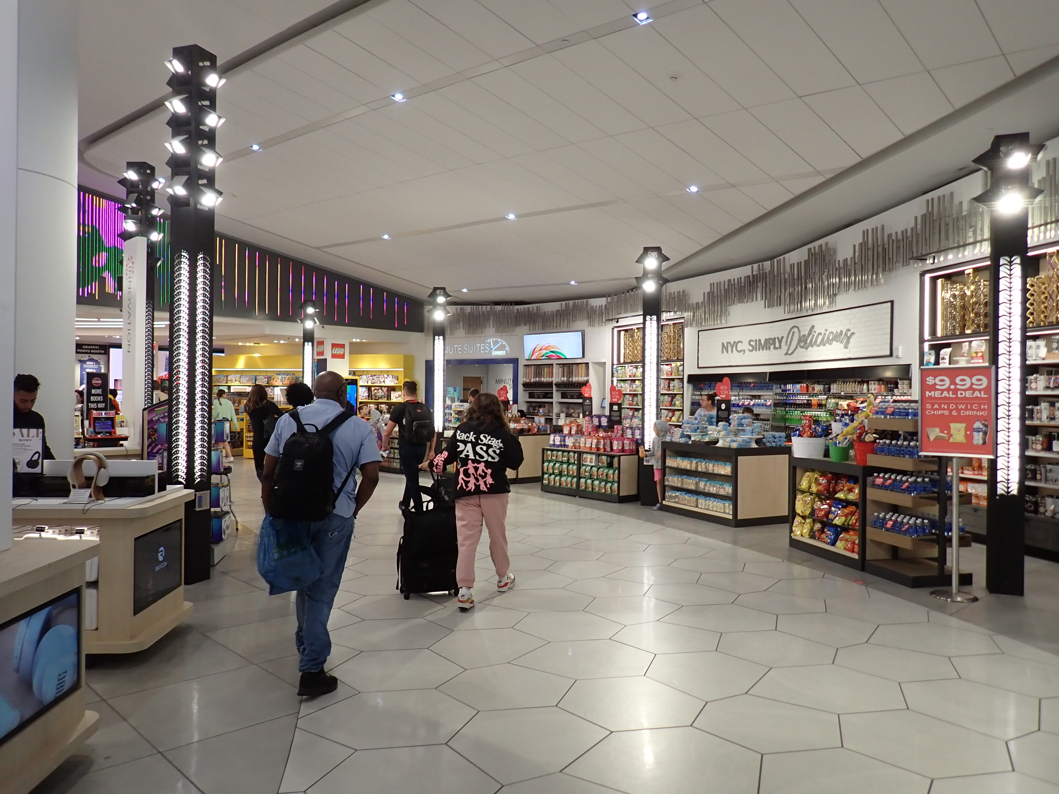 LGA Terminal B shop trap LGA Terminal B shop trap