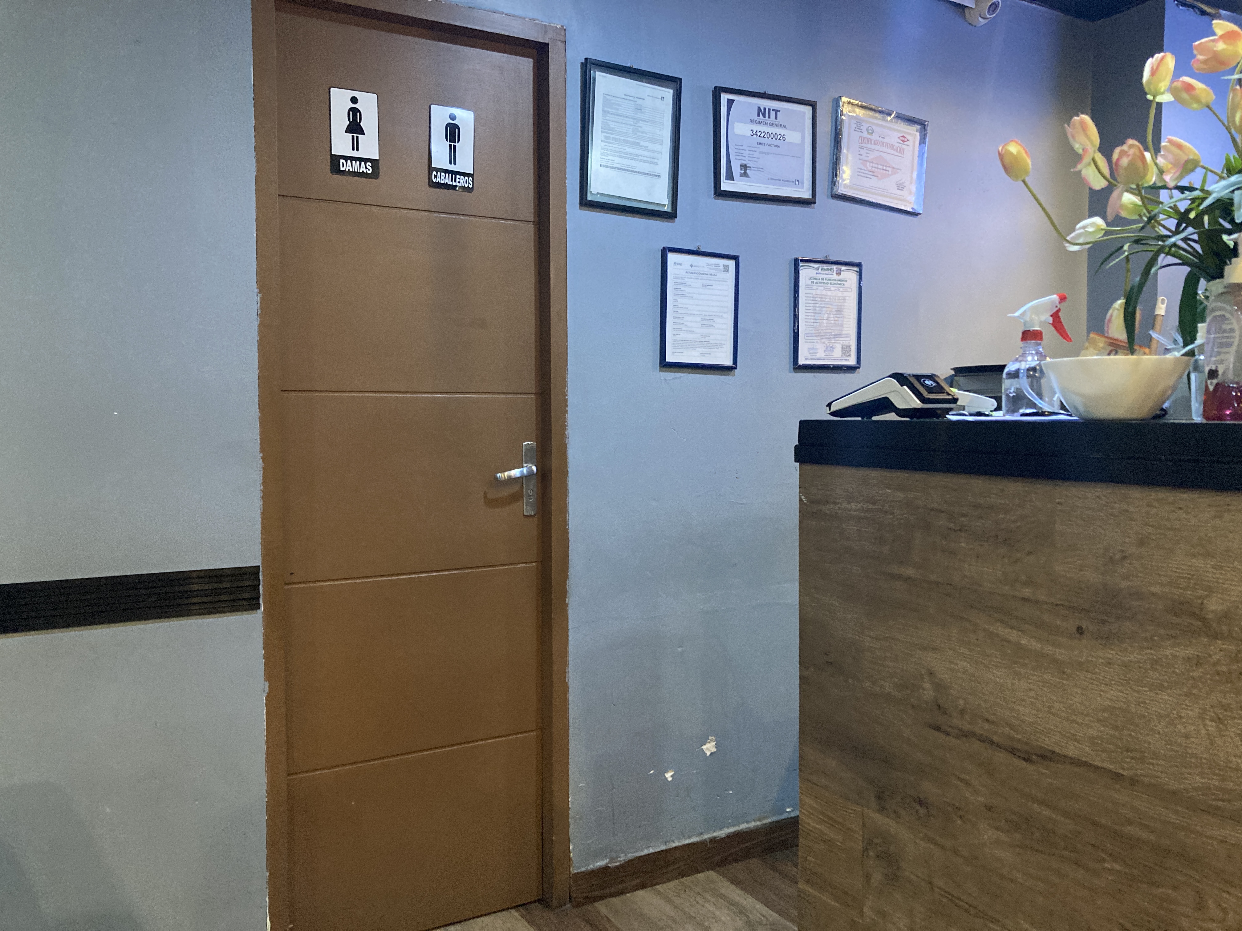VIP Lounge Santa Cruz de la Sierra bathroom door