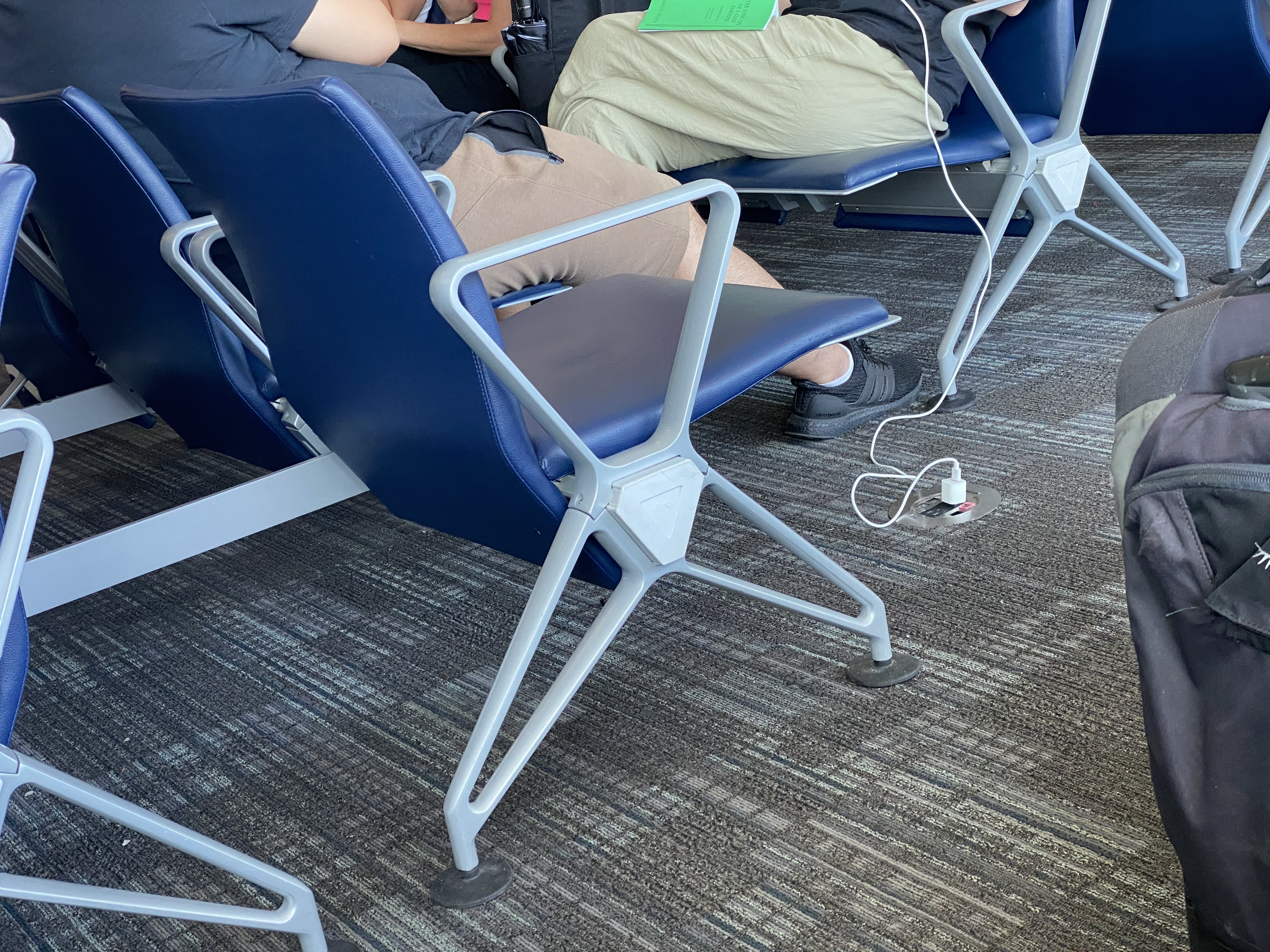 YYZ Terminal 1 outlets