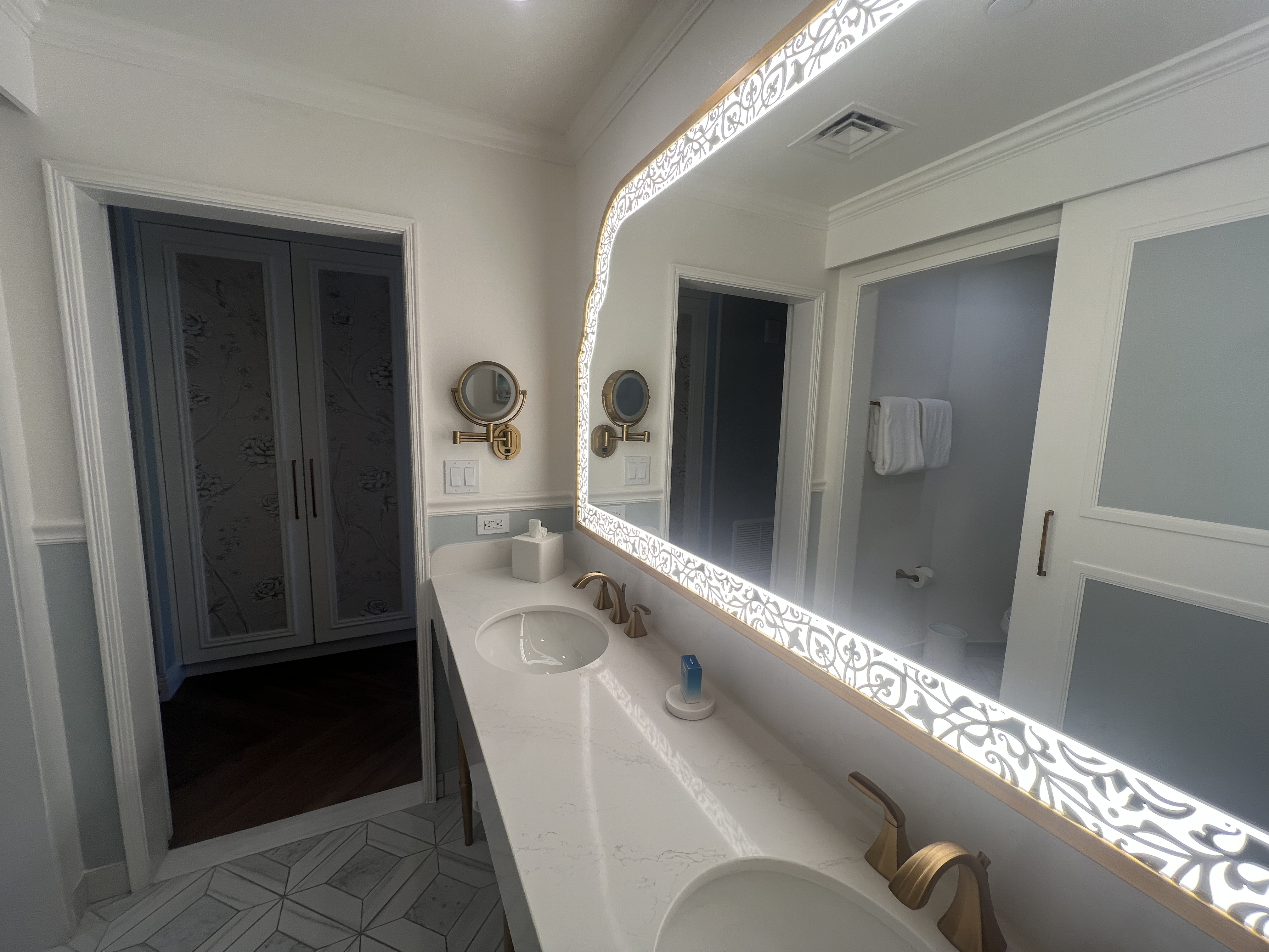 Grand Floridian Bathroom Sink Setup