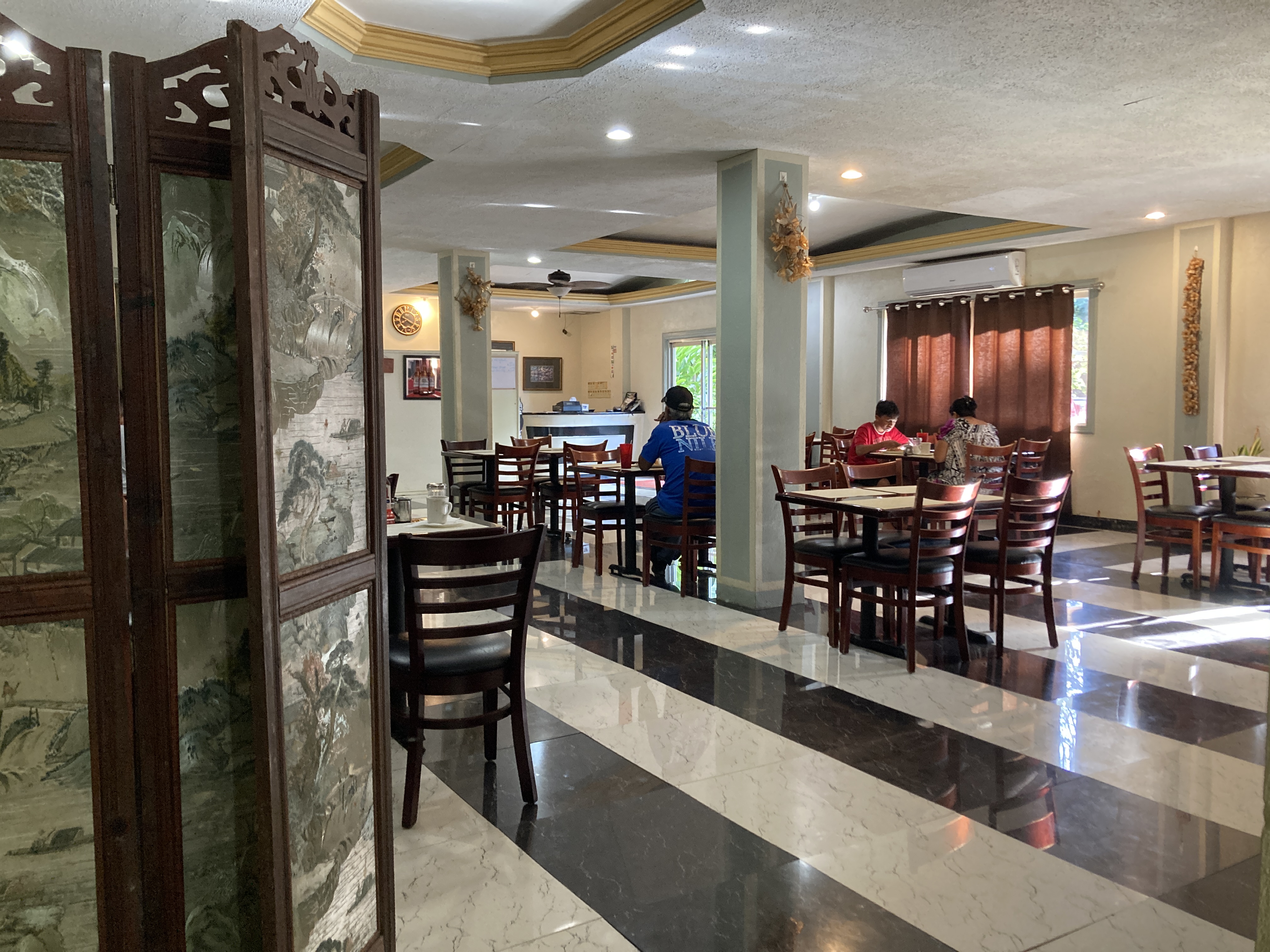 7 Stars Inn Pohnpei restaurant