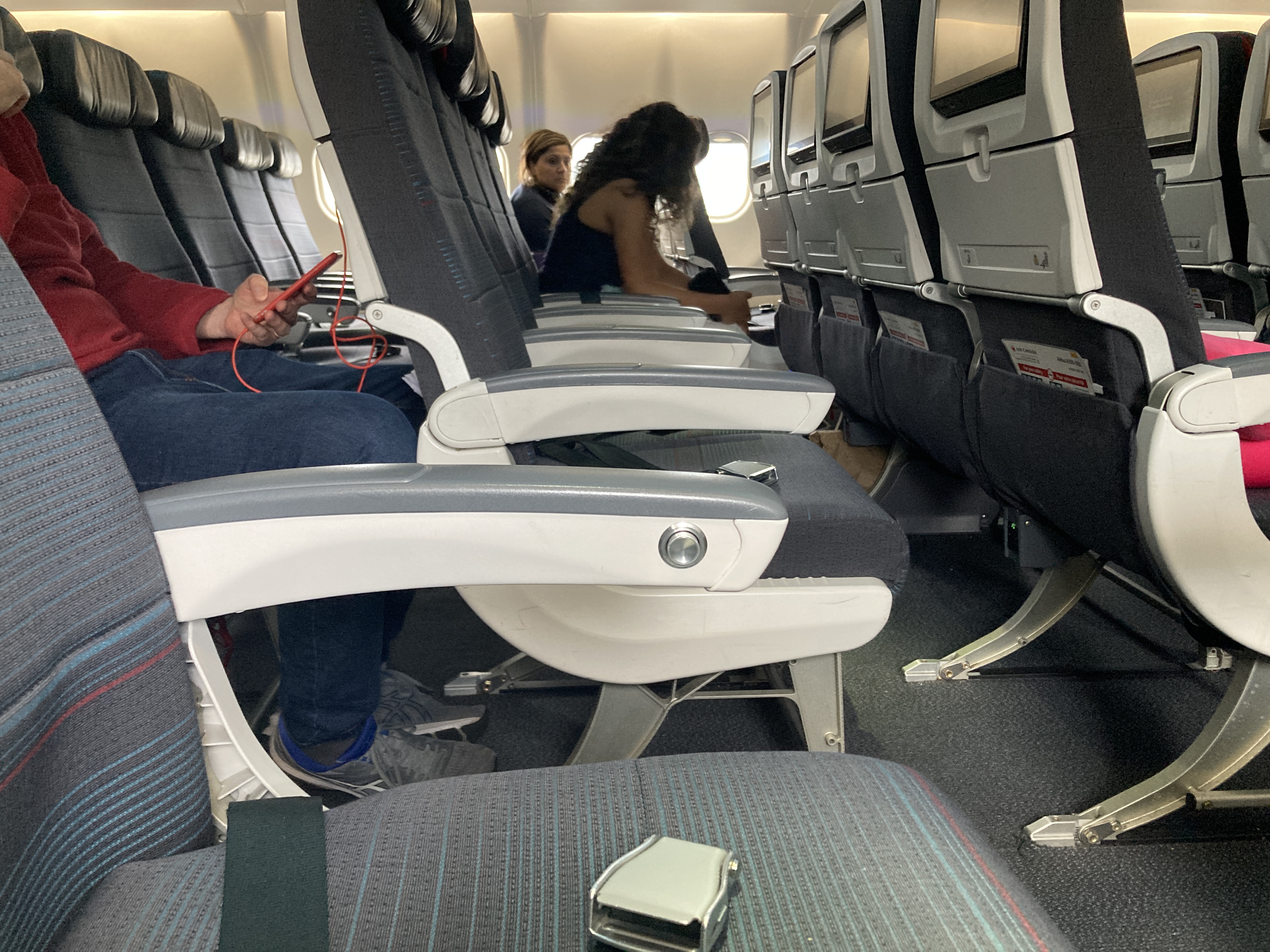 Air Canada A330 300 economy YUL LAX seat pitch Air Canada A330 300 economy YUL LAX seat pitch