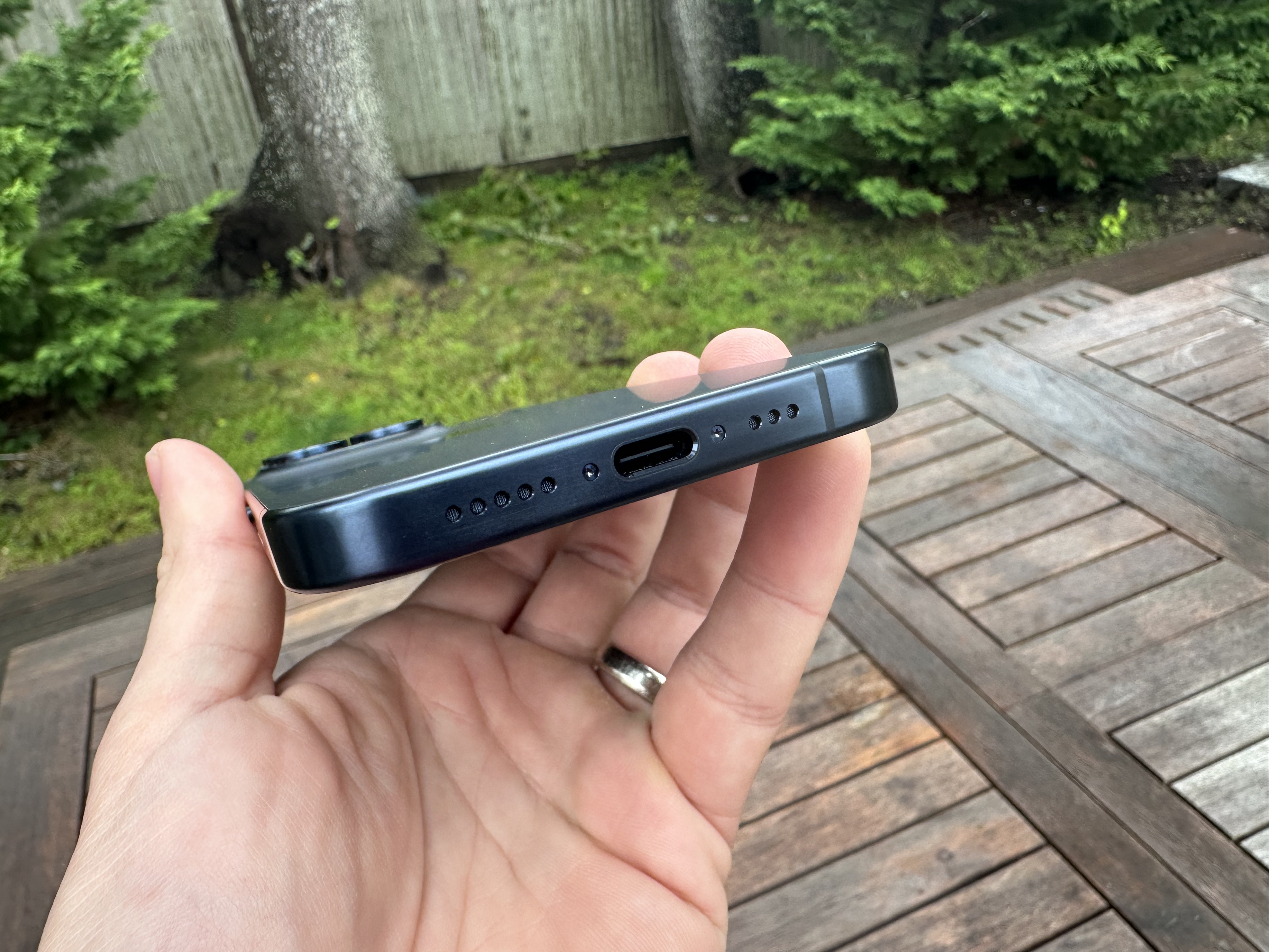 Apple iPhone 15 Pro USB C port