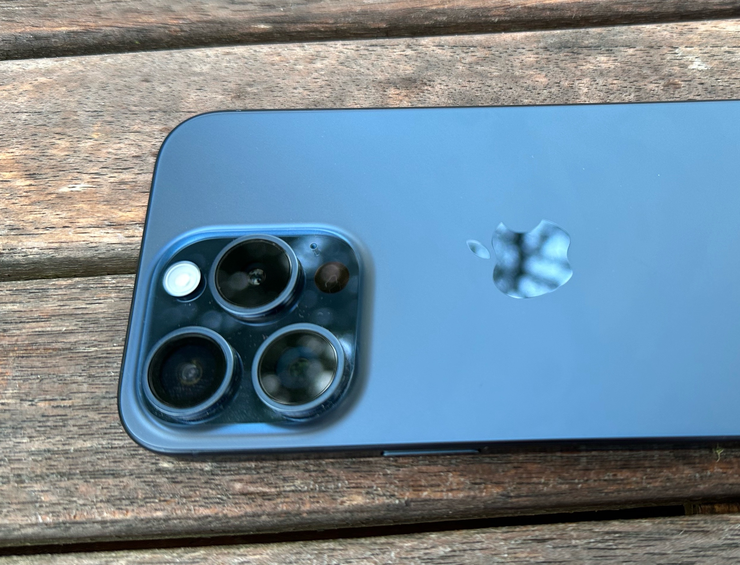 Apple iPhone 15 Pro camera lenses