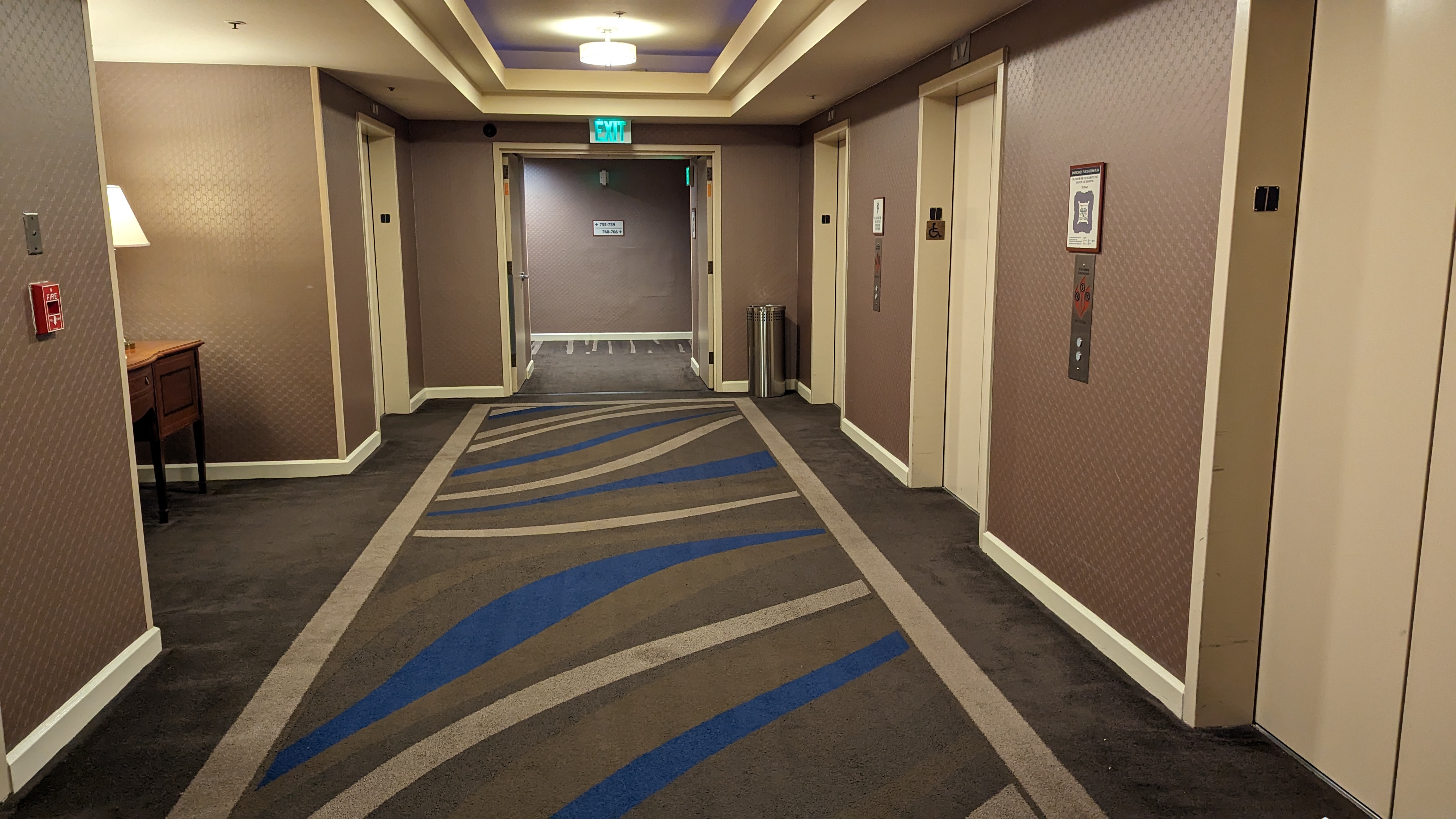 Hilton Los Angeles Universal City elevators seventh floor Hilton Los Angeles Universal City elevators seventh floor