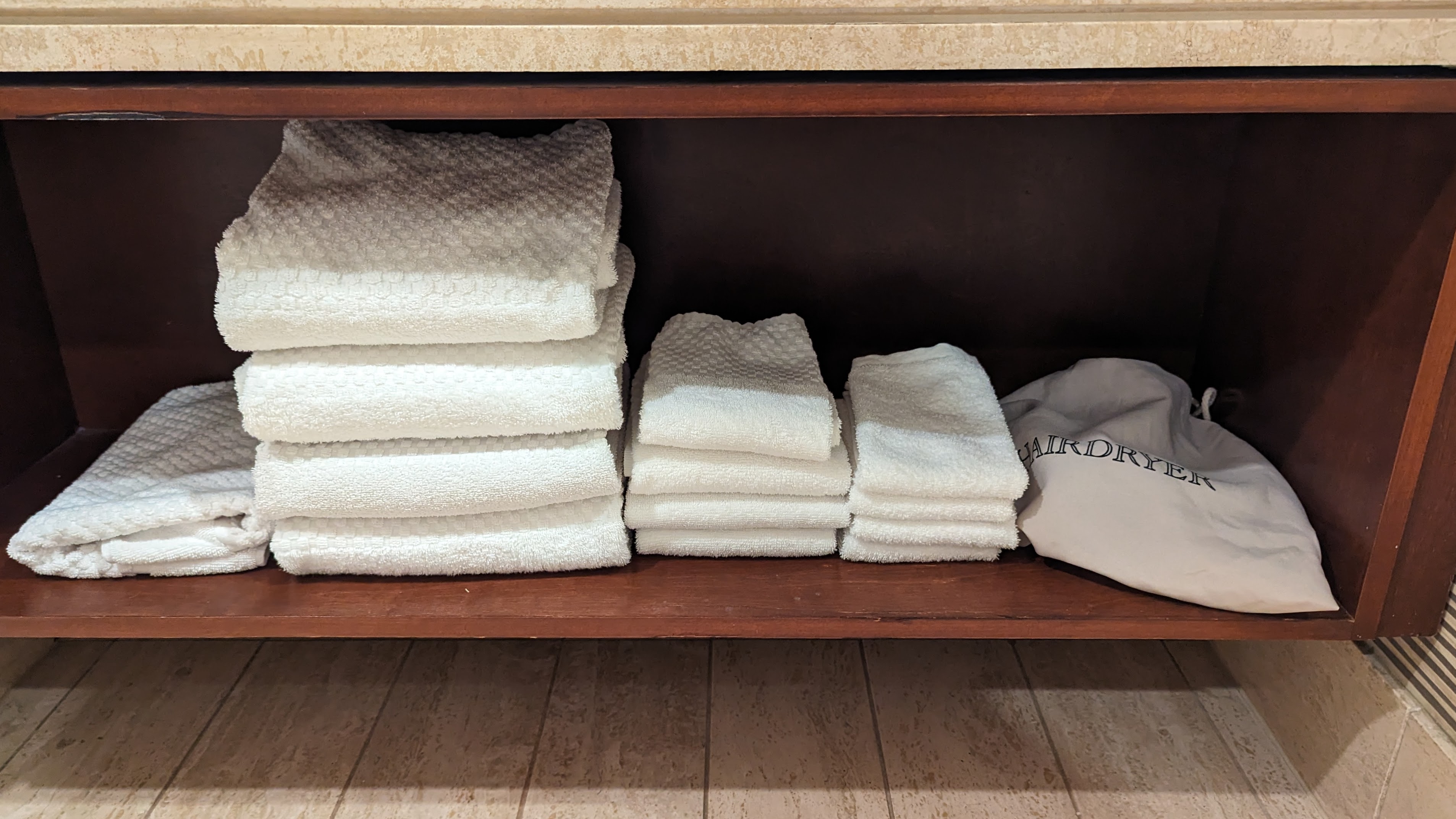 Hilton Los Angeles Universal City room bathroom towels Hilton Los Angeles Universal City room bathroom towels