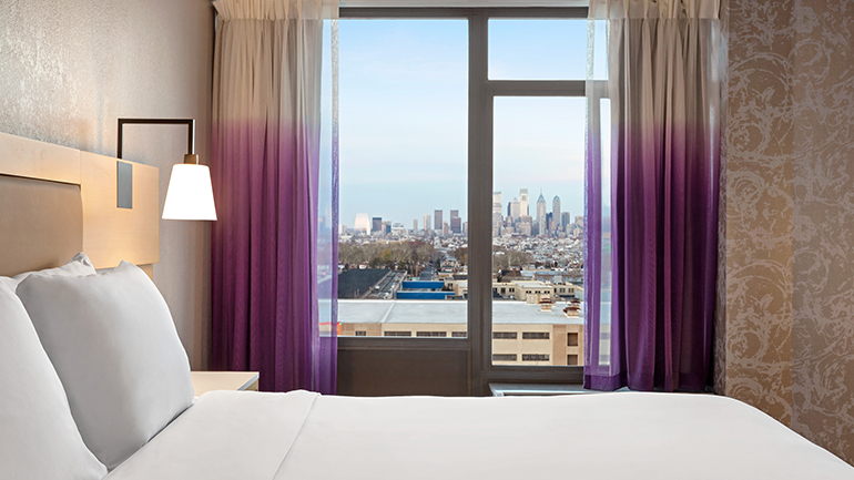 Holiday Inn Philadelphia Airport – Stadium Area View