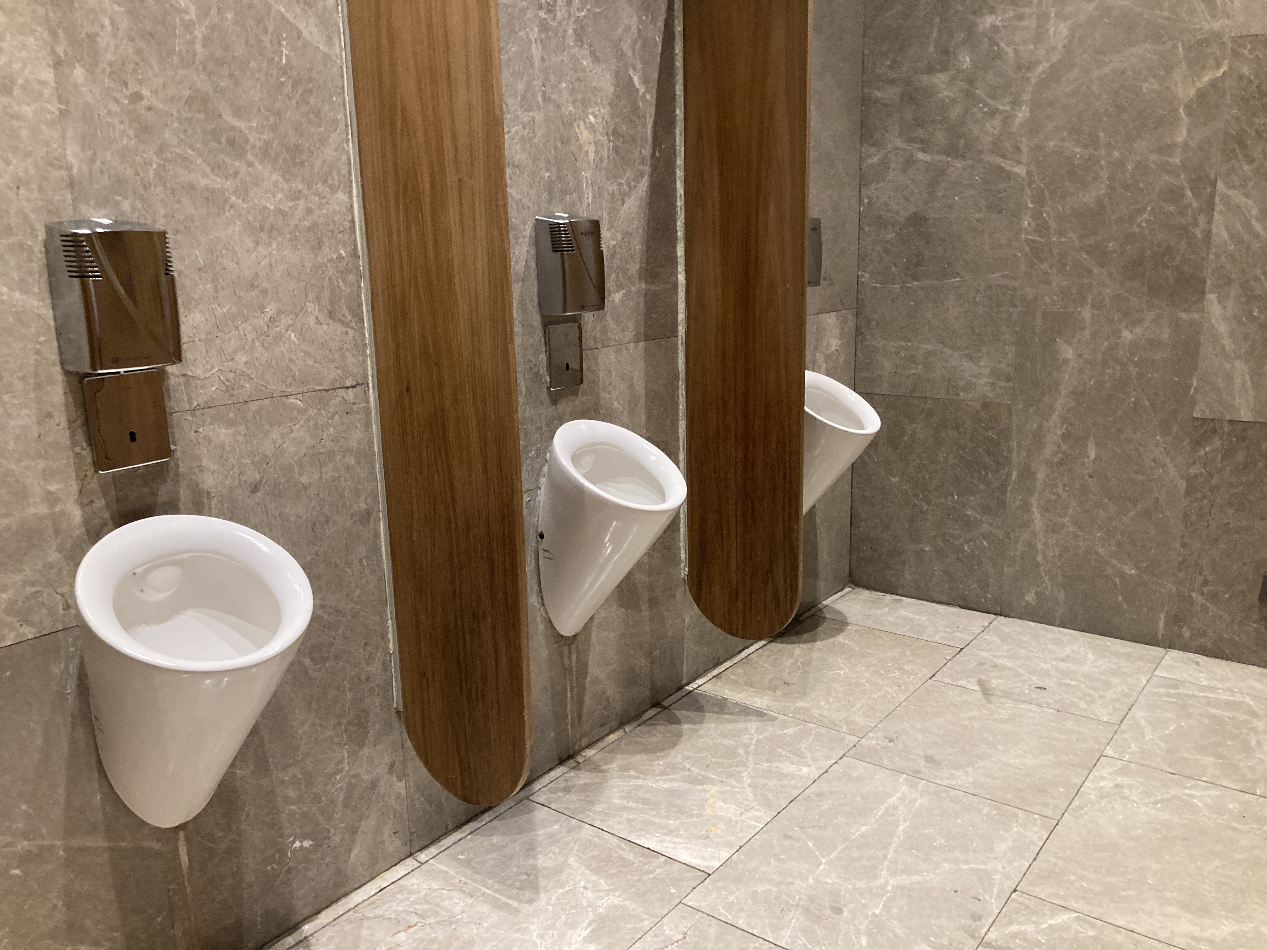 IGA Lounge IST bathroom IGA Lounge IST bathroom